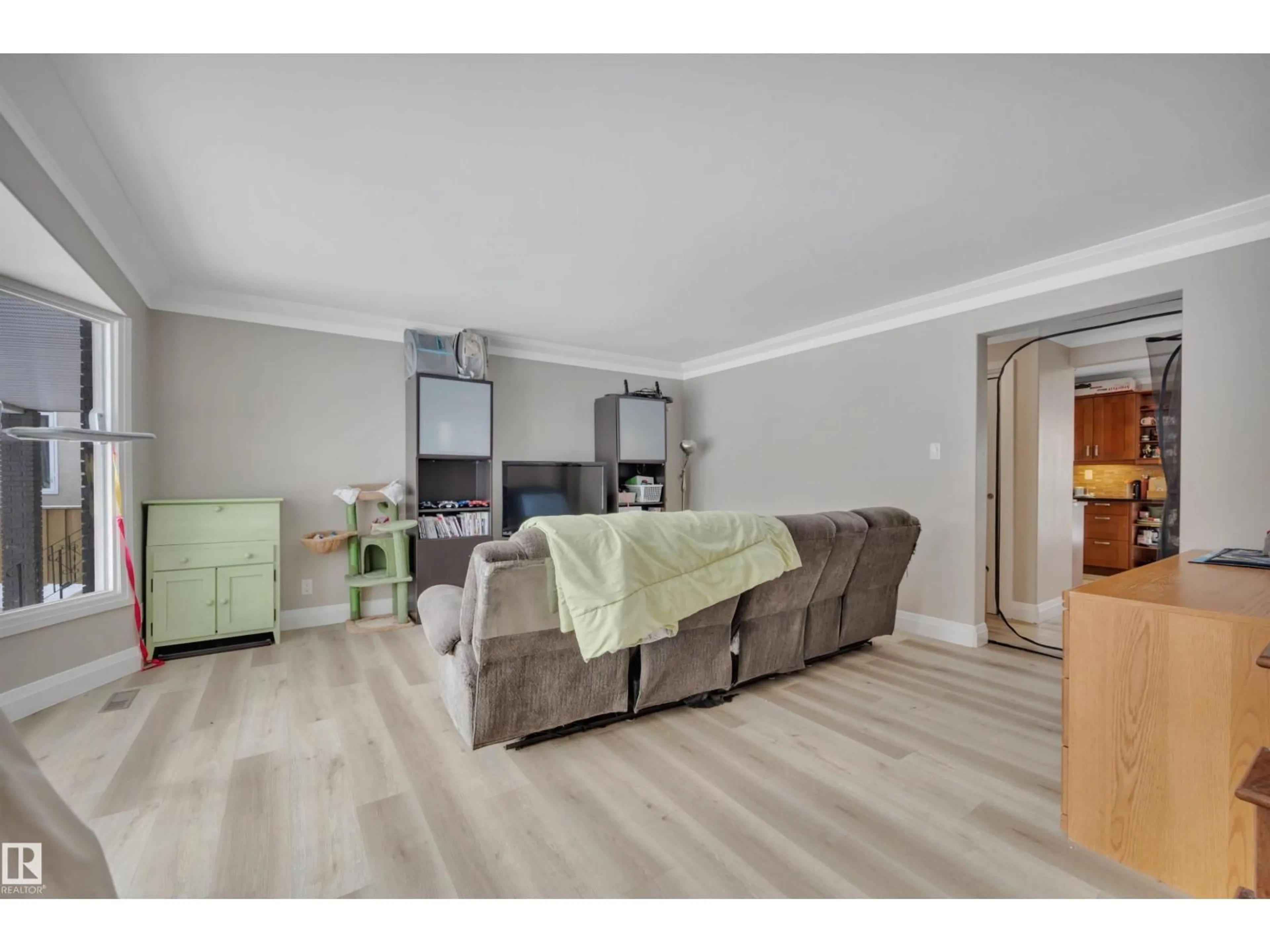 Unknown for 8542 81 AV, Edmonton Alberta T6C0W4