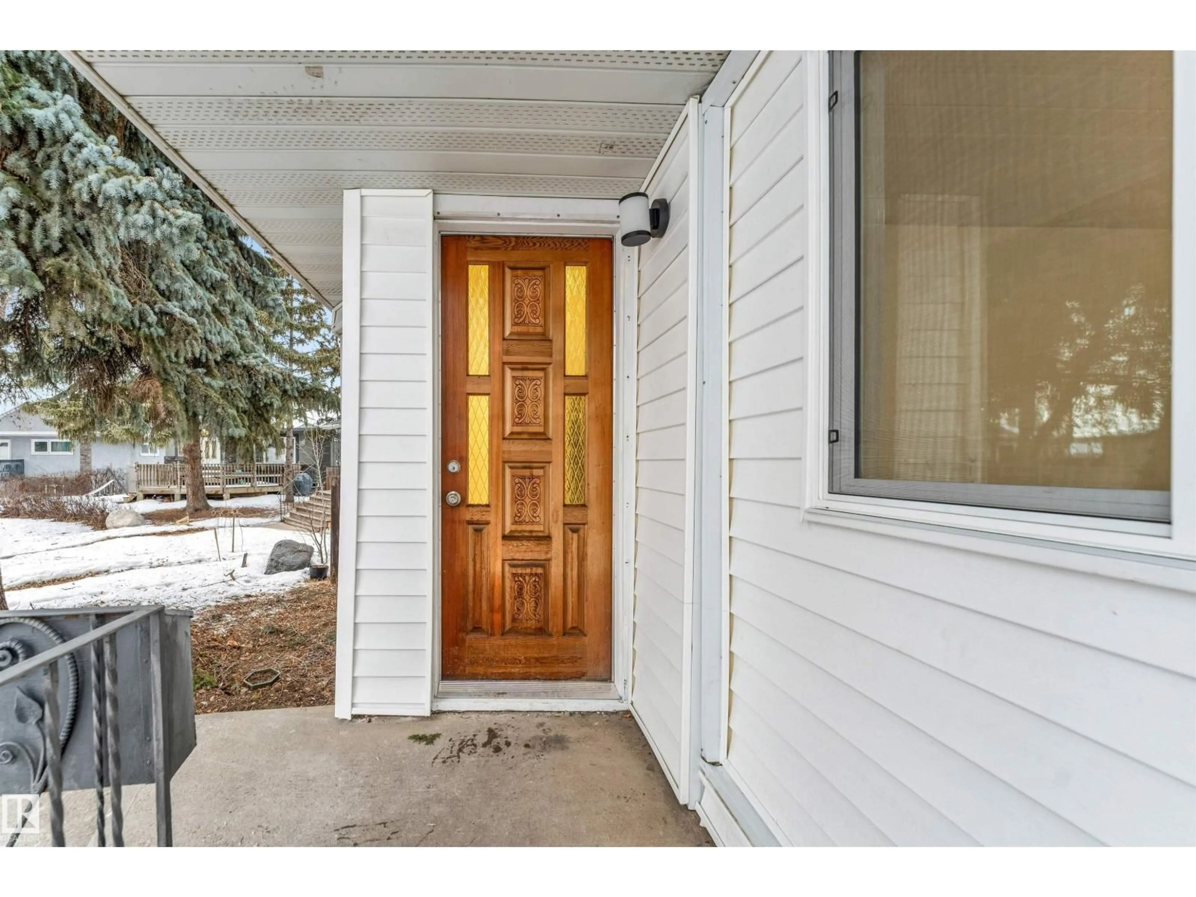 Indoor entryway for NW - 12423 91 ST, Edmonton Alberta T5B4C7