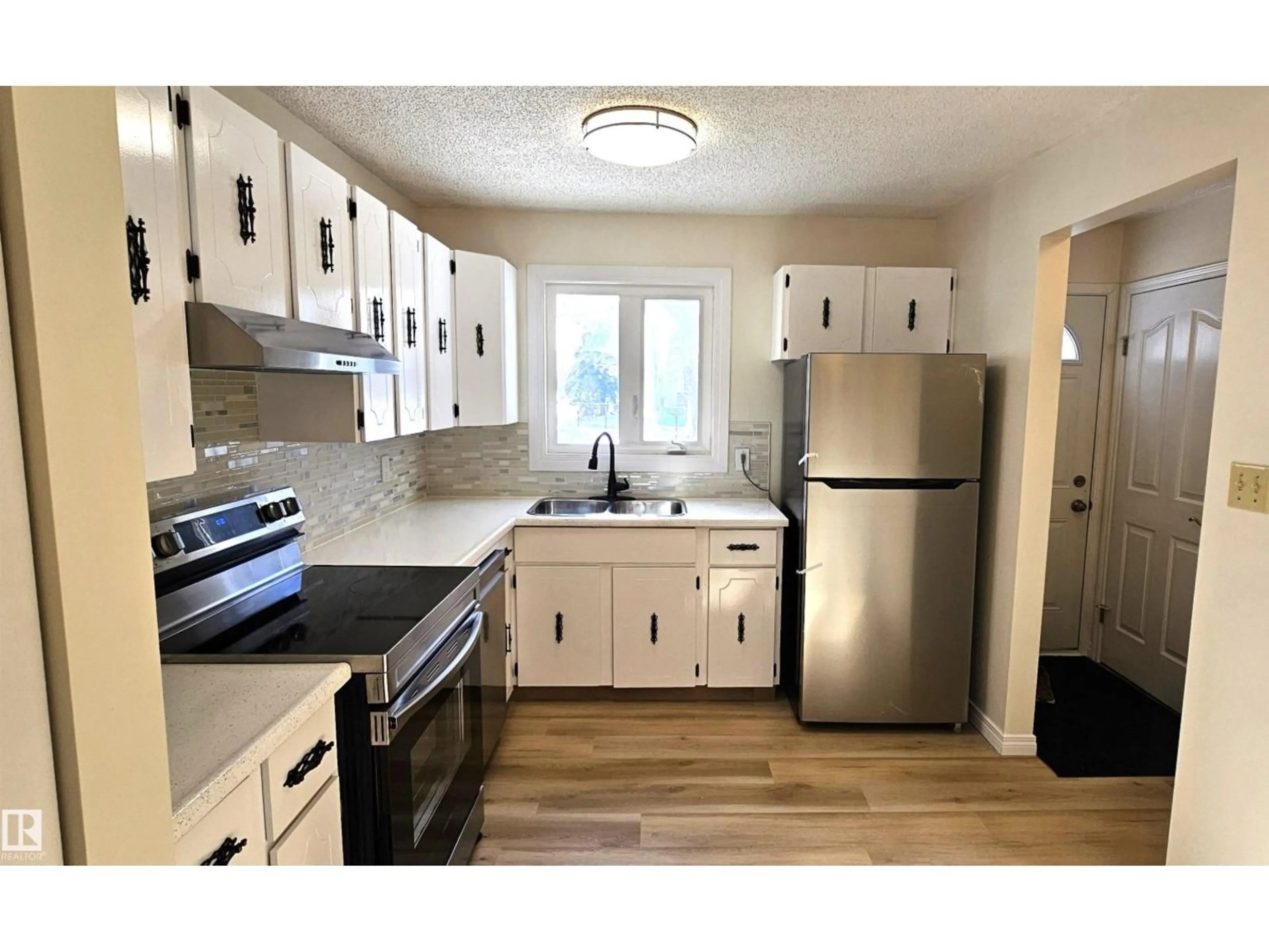 Standard kitchen, unknown for 12A CASTLE TC, Edmonton Alberta T5X2E6