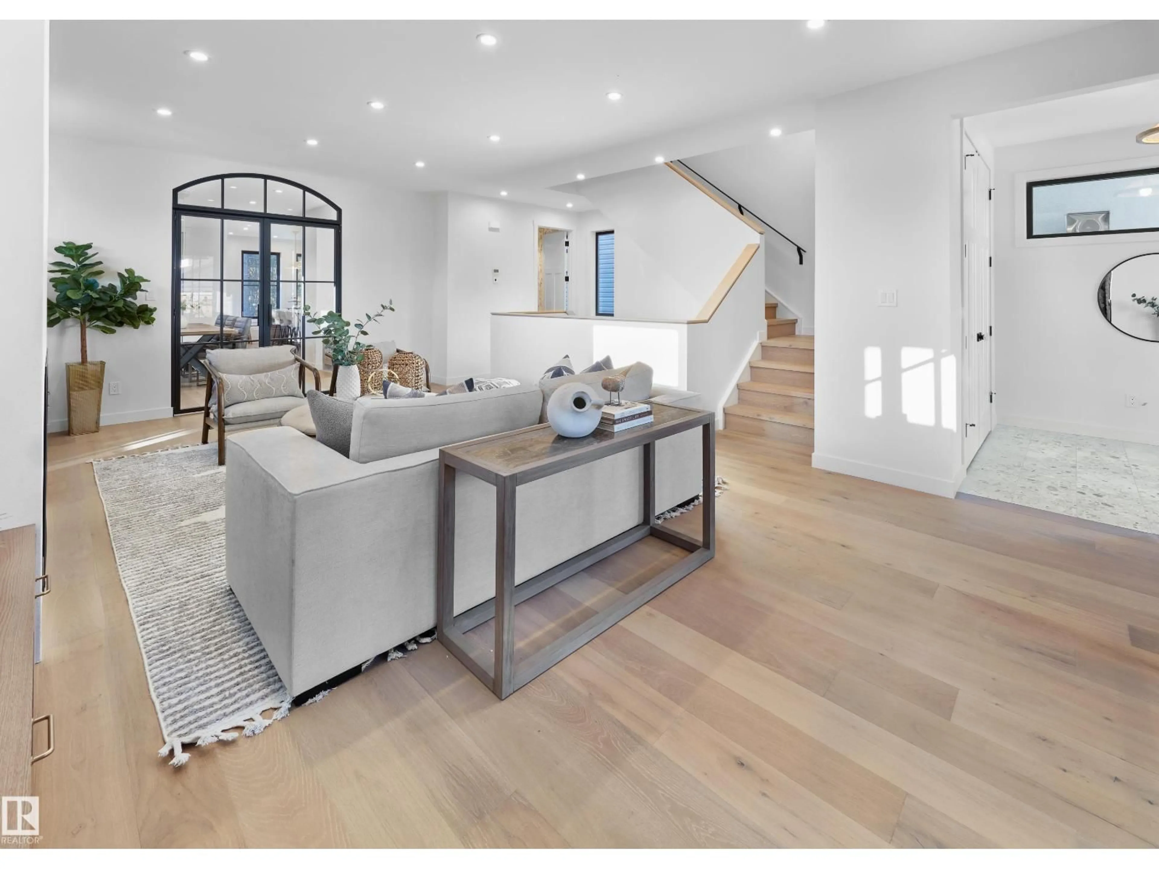 Indoor entryway for 43 WESTRIDGE RD, Edmonton Alberta T5T1B3