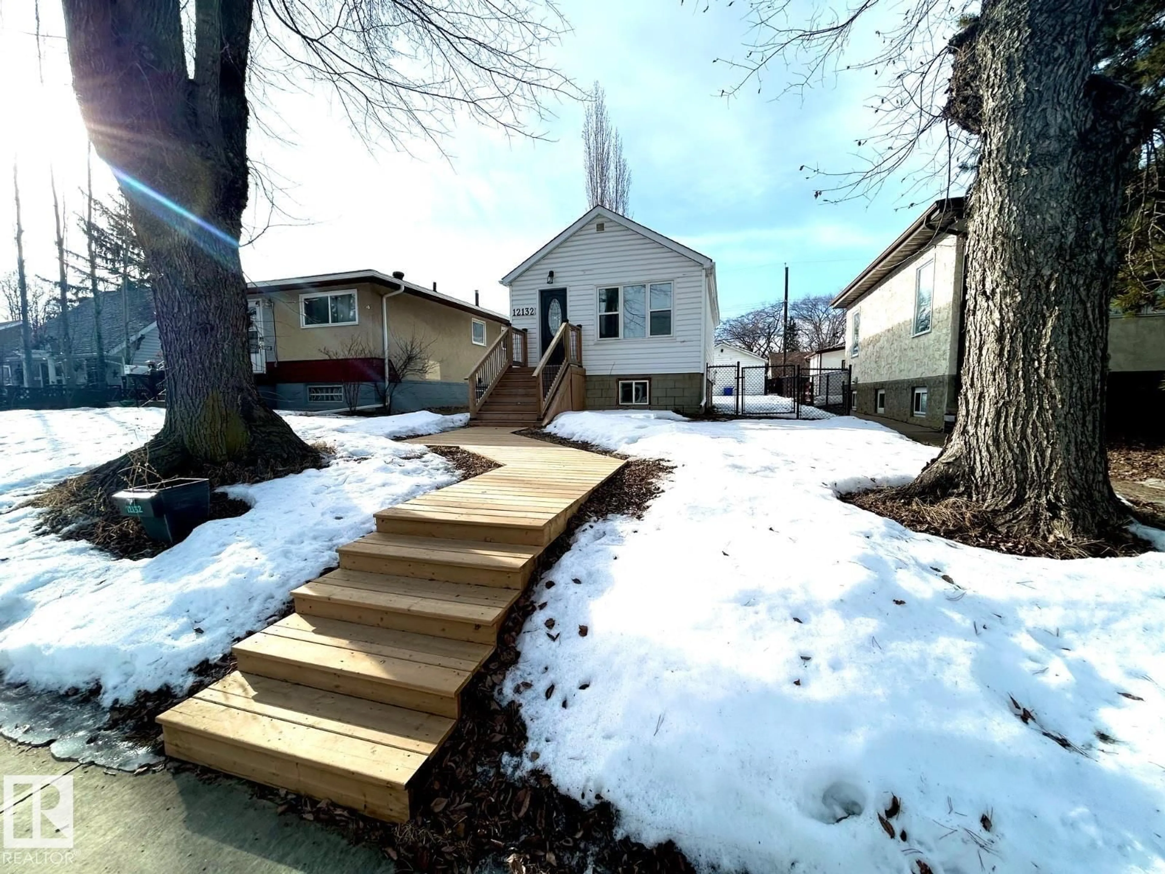 Unknown for 12132 59 ST, Edmonton Alberta T5W3Y3