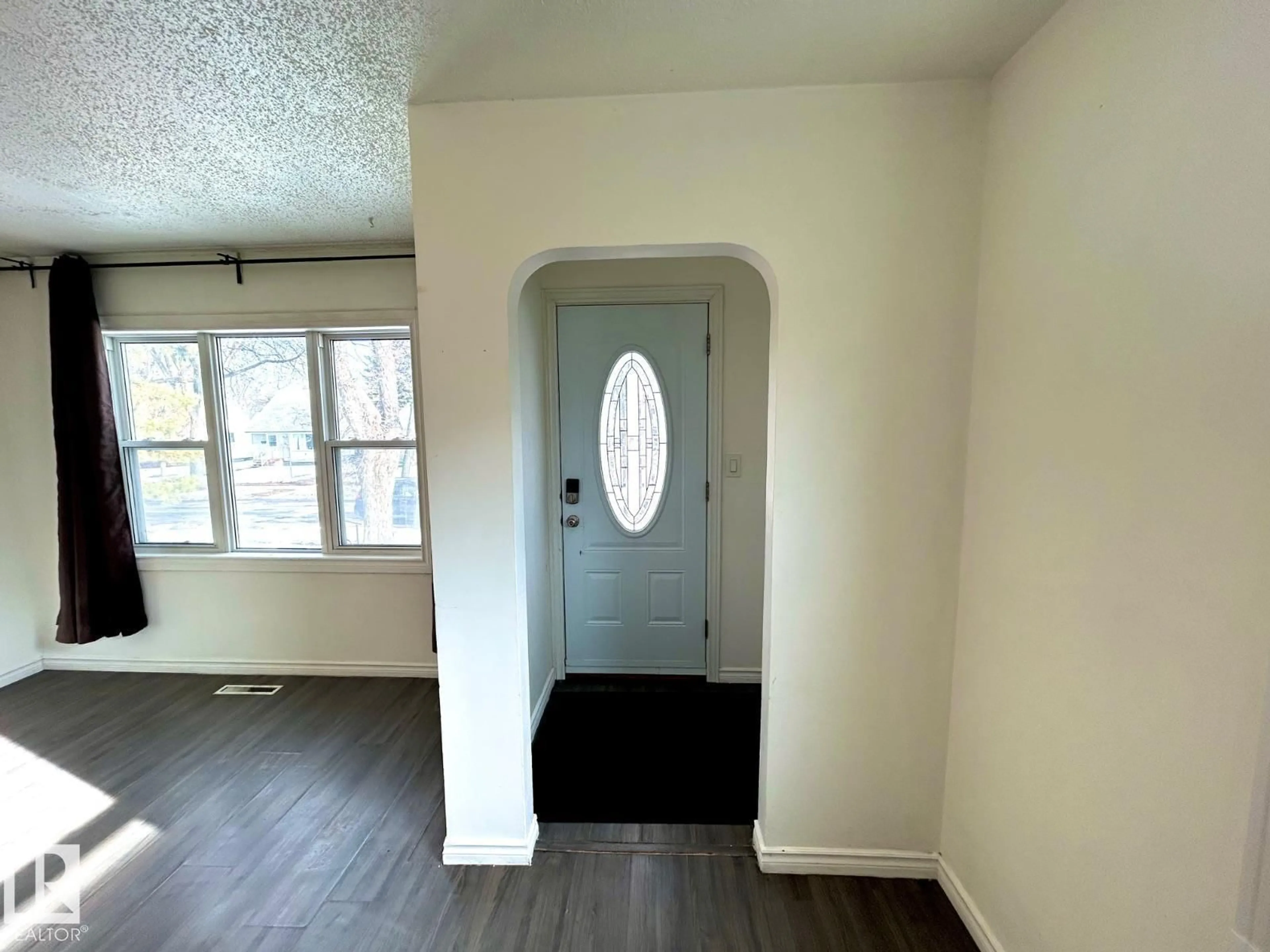 A pic of a room for 12132 59 ST, Edmonton Alberta T5W3Y3
