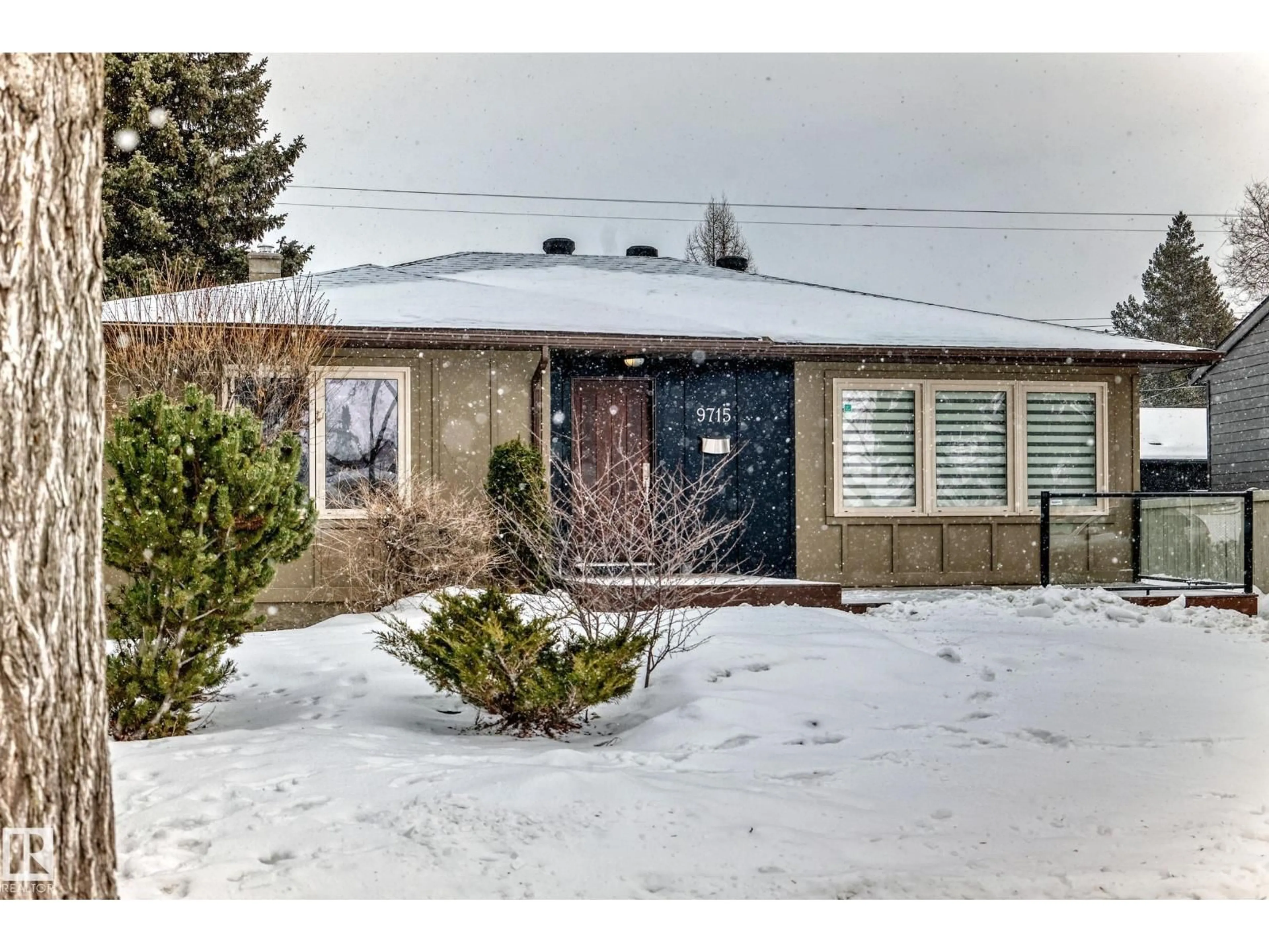 Unknown for NW - 9715 143A ST, Edmonton Alberta T5N2S8