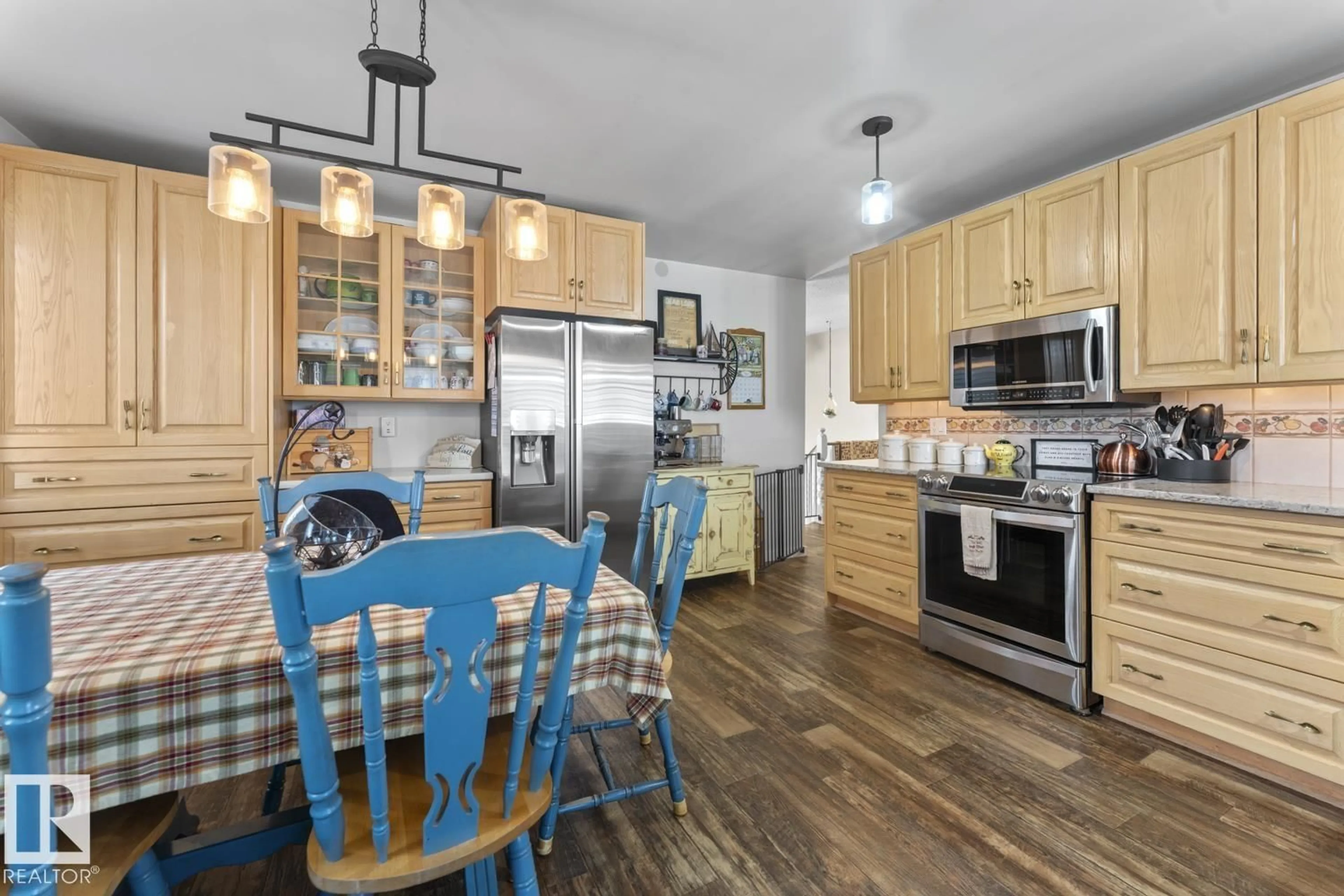 Open concept kitchen, unknown for 4712 49 AV, Cold Lake Alberta T9M1Y3