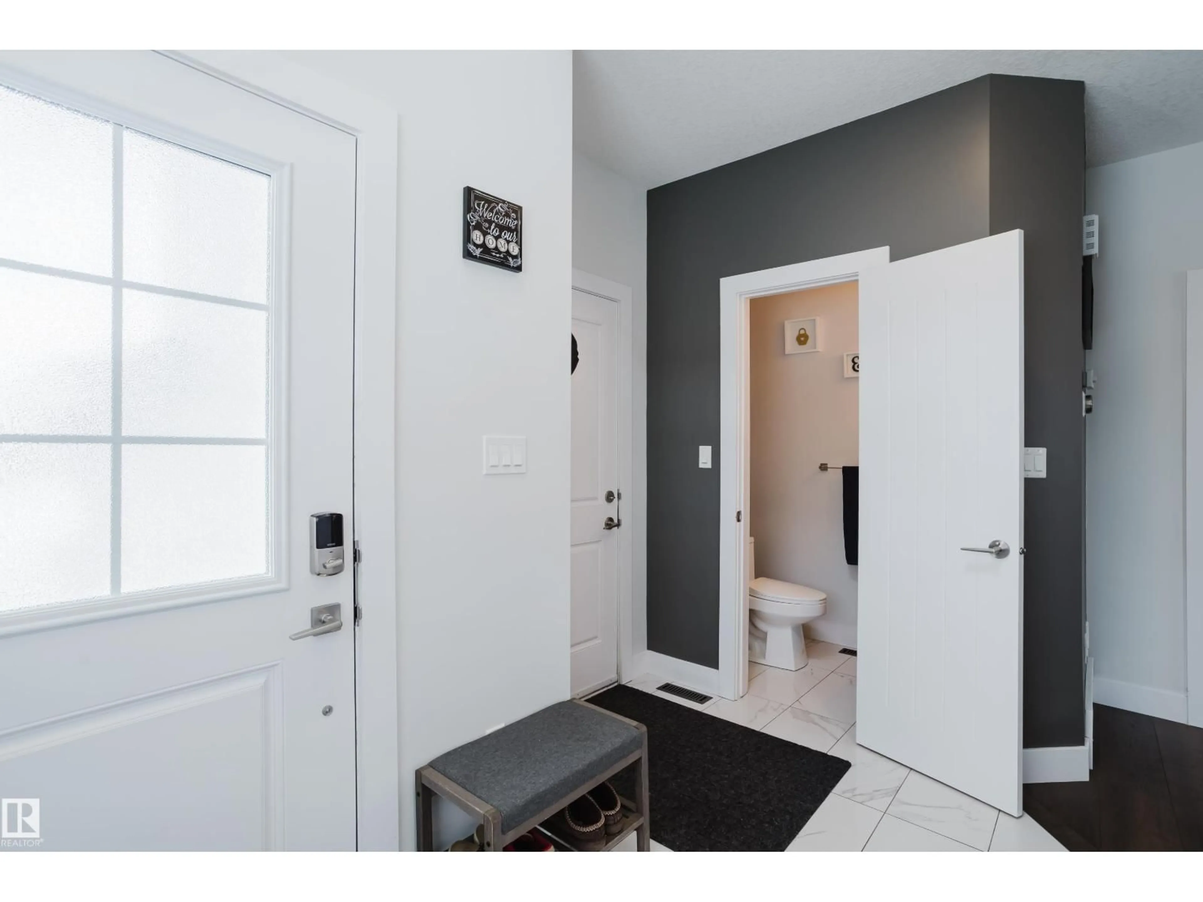 Indoor entryway for 569 MERLIN LANDING LD, Edmonton Alberta T5S0L9