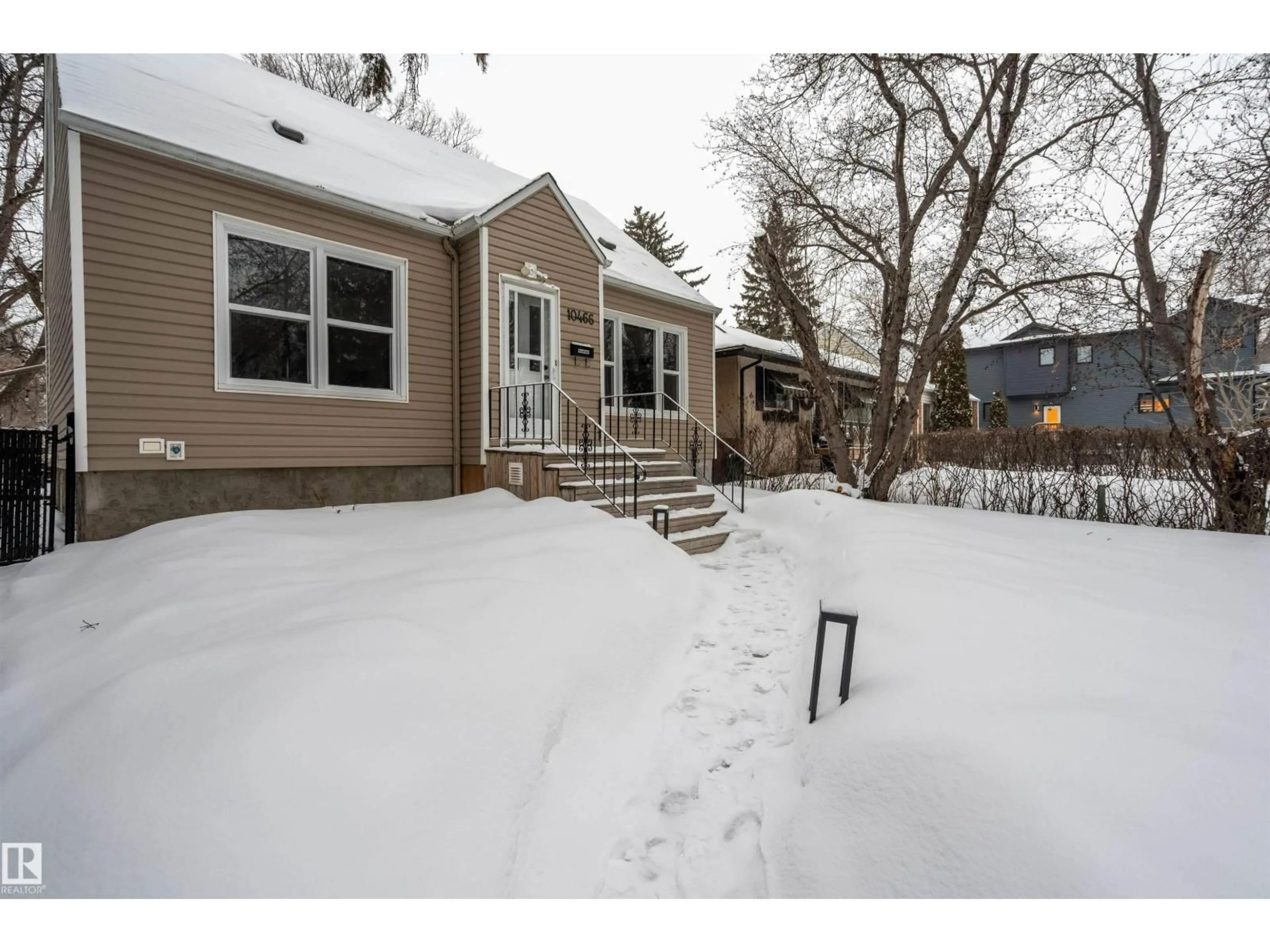 Unknown for NW - 10466 148 ST, Edmonton Alberta T5N3G8