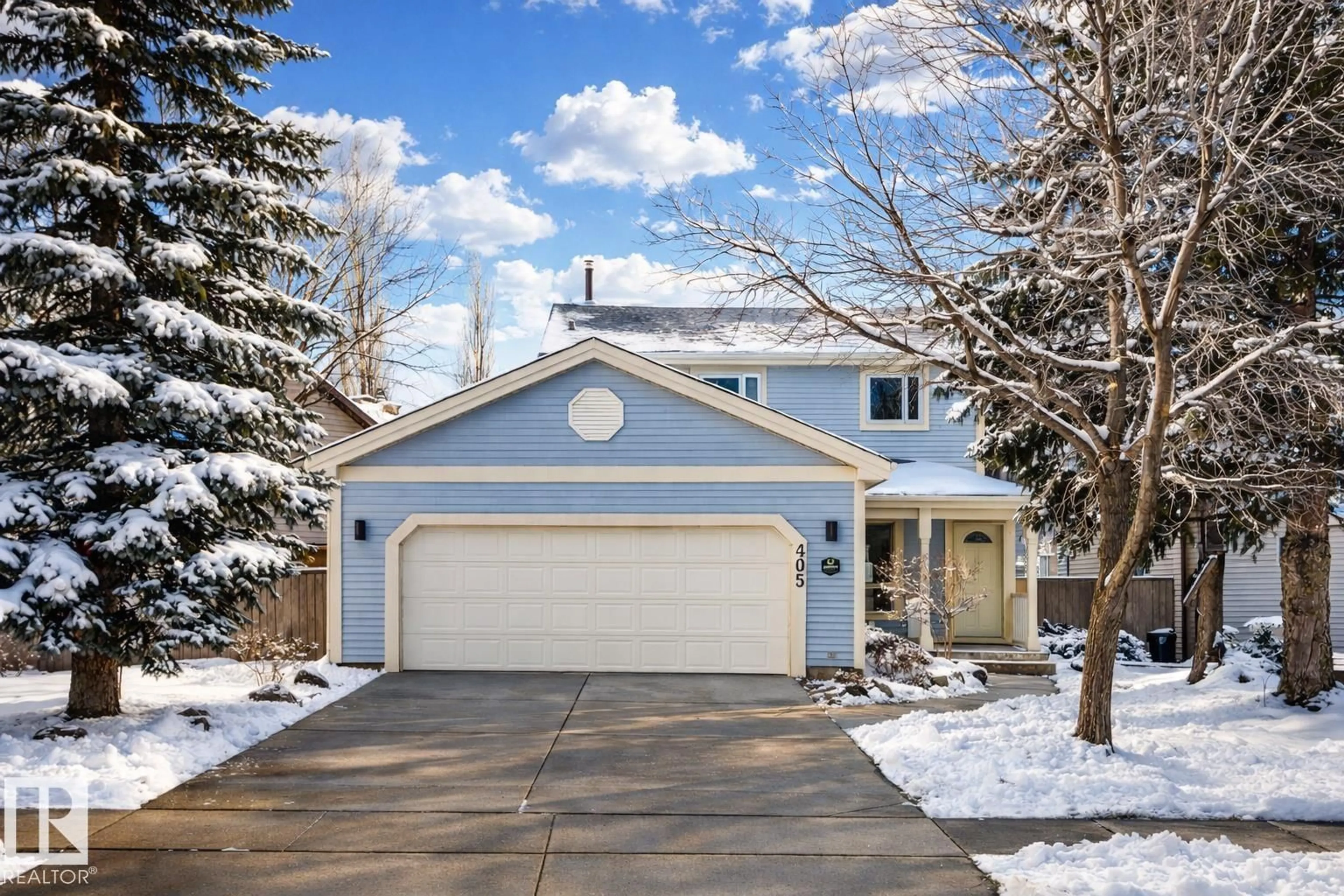 Home with vinyl exterior material, street for 405 VILLAGE GV, Sherwood Park Alberta T8A4K3