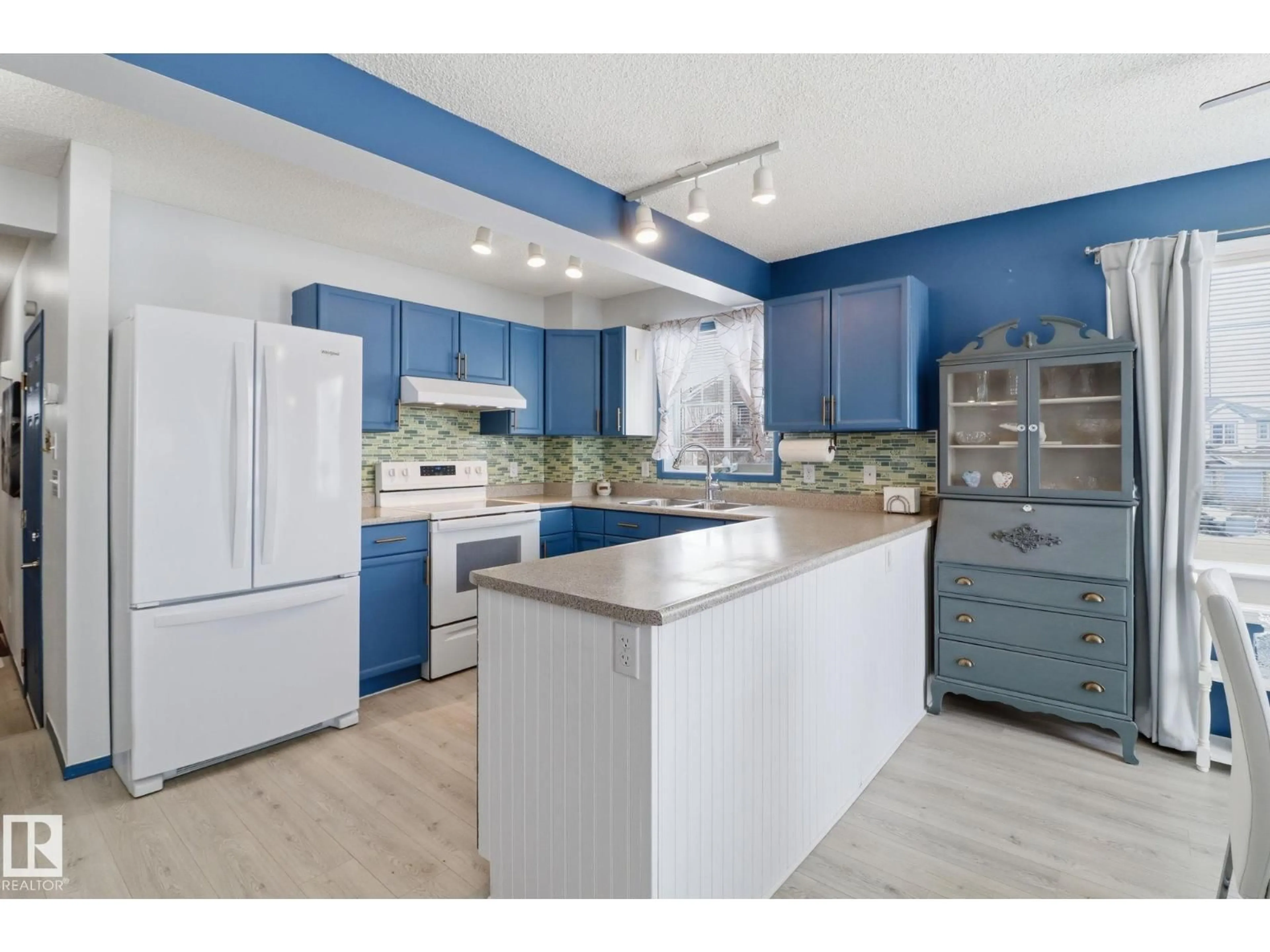 Open concept kitchen, ceramic/tile floor for 700 - 120 BOTHWELL DR, Sherwood Park Alberta T8H2W3