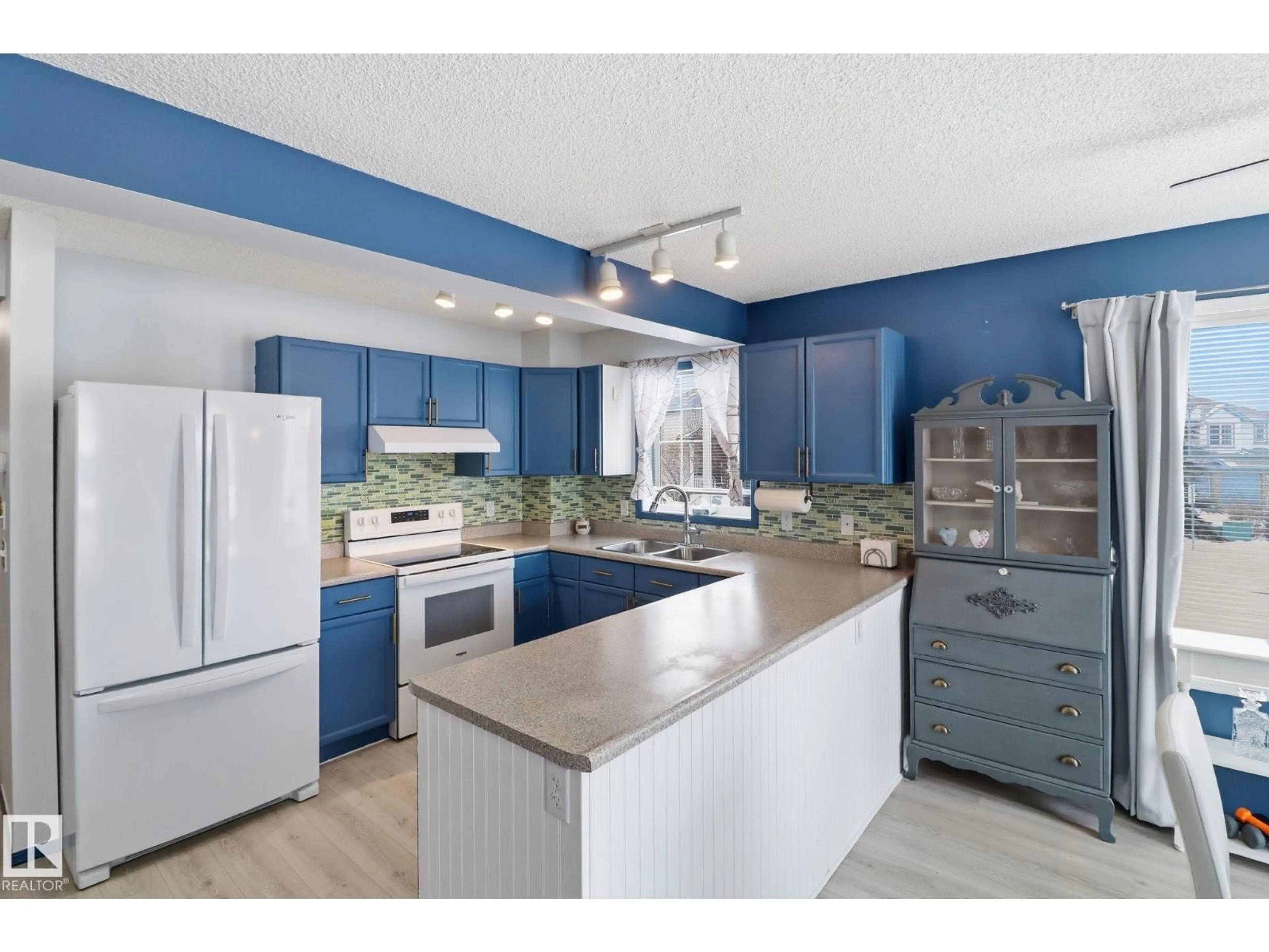 Open concept kitchen, unknown for 700 - 120 BOTHWELL DR, Sherwood Park Alberta T8H2W3