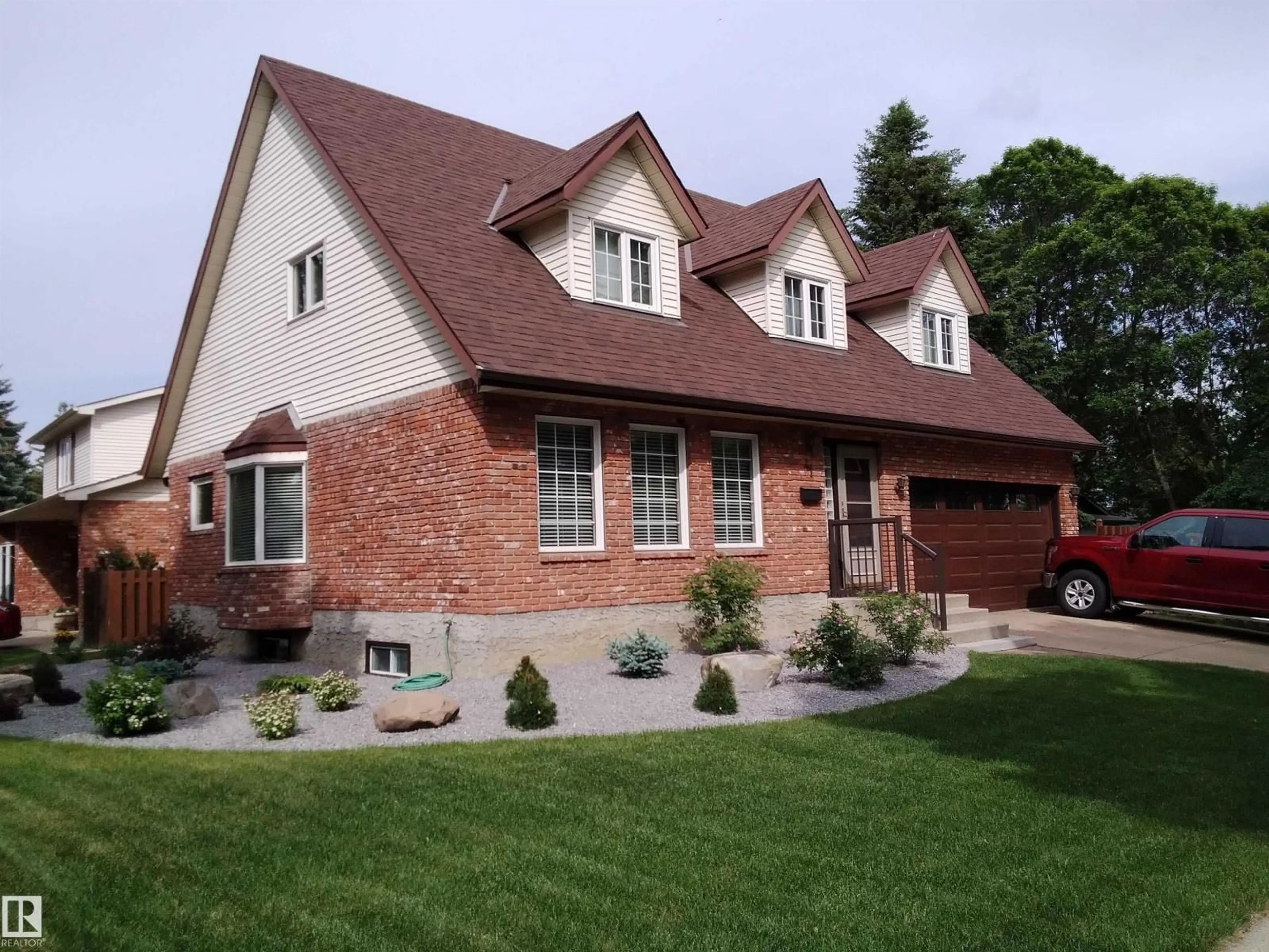 Home with brick exterior material, street for 41 PINERIDGE CR, St. Albert Alberta T8N4P6