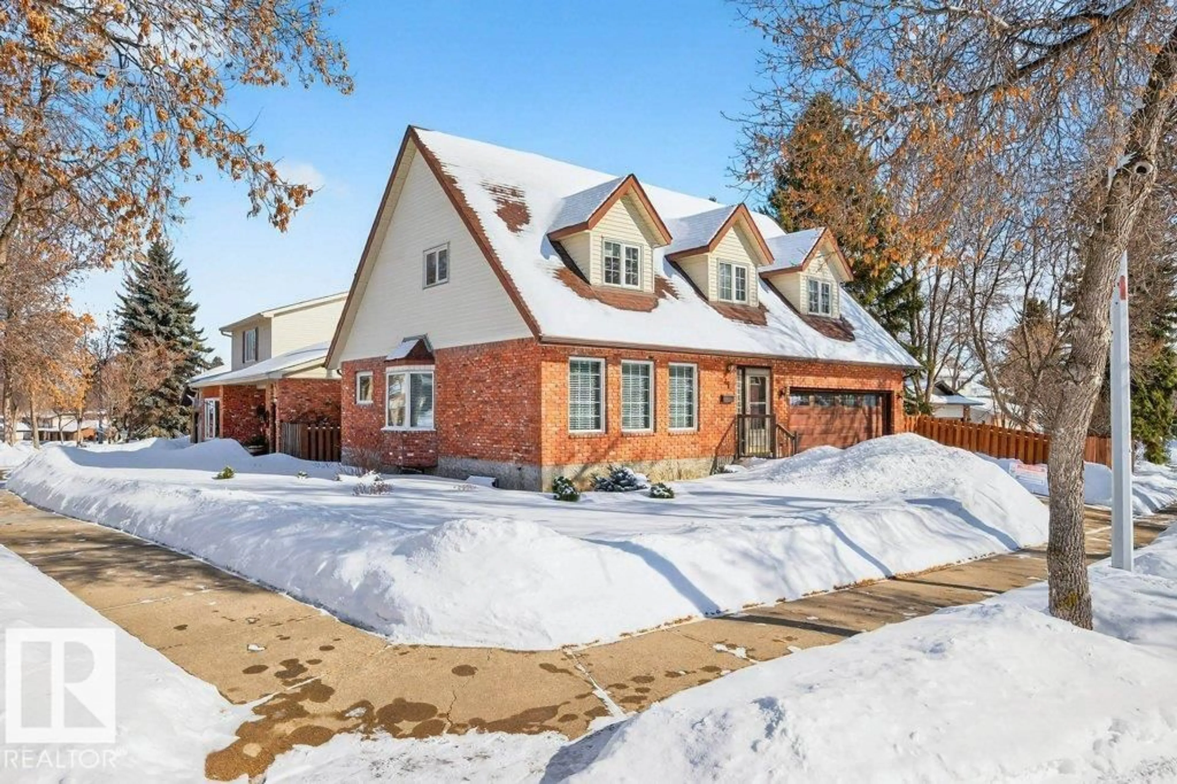 Home with brick exterior material, street for 41 PINERIDGE CR, St. Albert Alberta T8N4P6