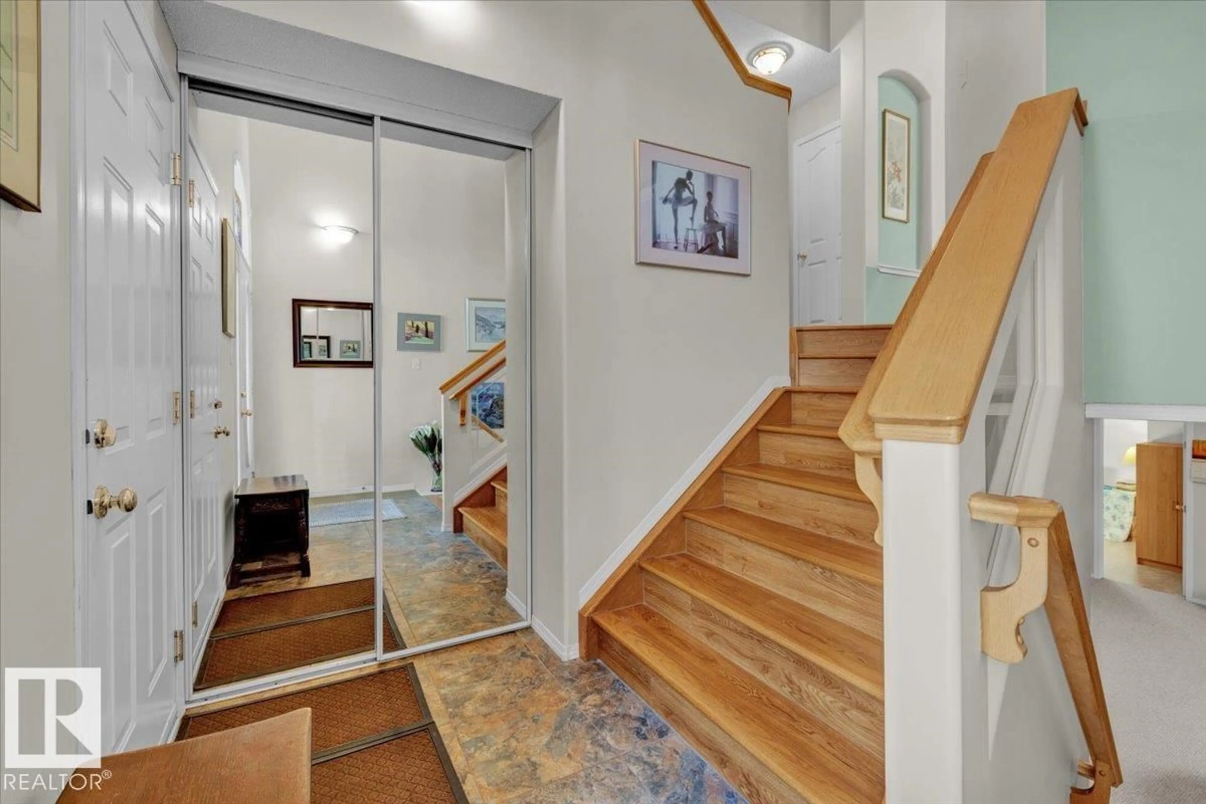 Indoor foyer for 2609 MARION PL, Edmonton Alberta T6W1P9