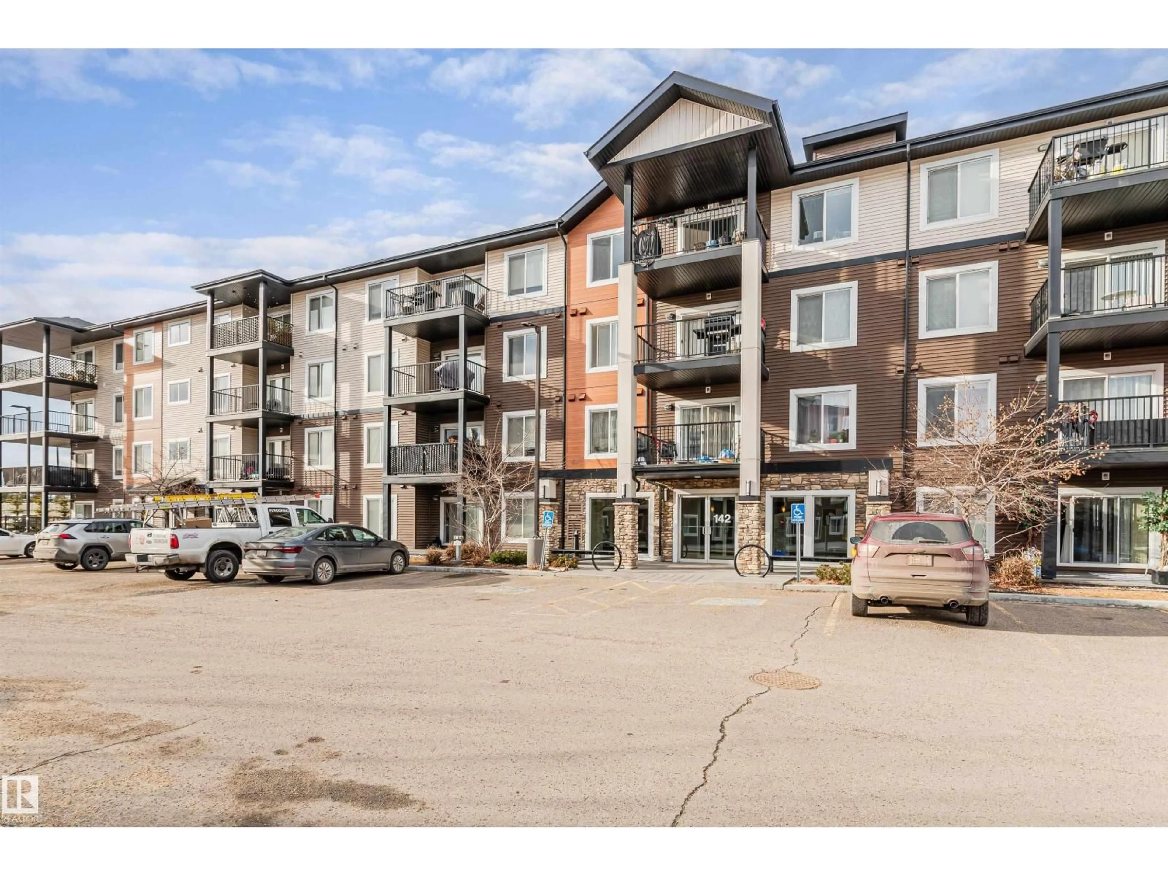 A pic from outside/outdoor area/front of a property/back of a property/a pic from drone, unknown for 142 - 210 EBBERS BV, Edmonton Alberta T5Y3W2