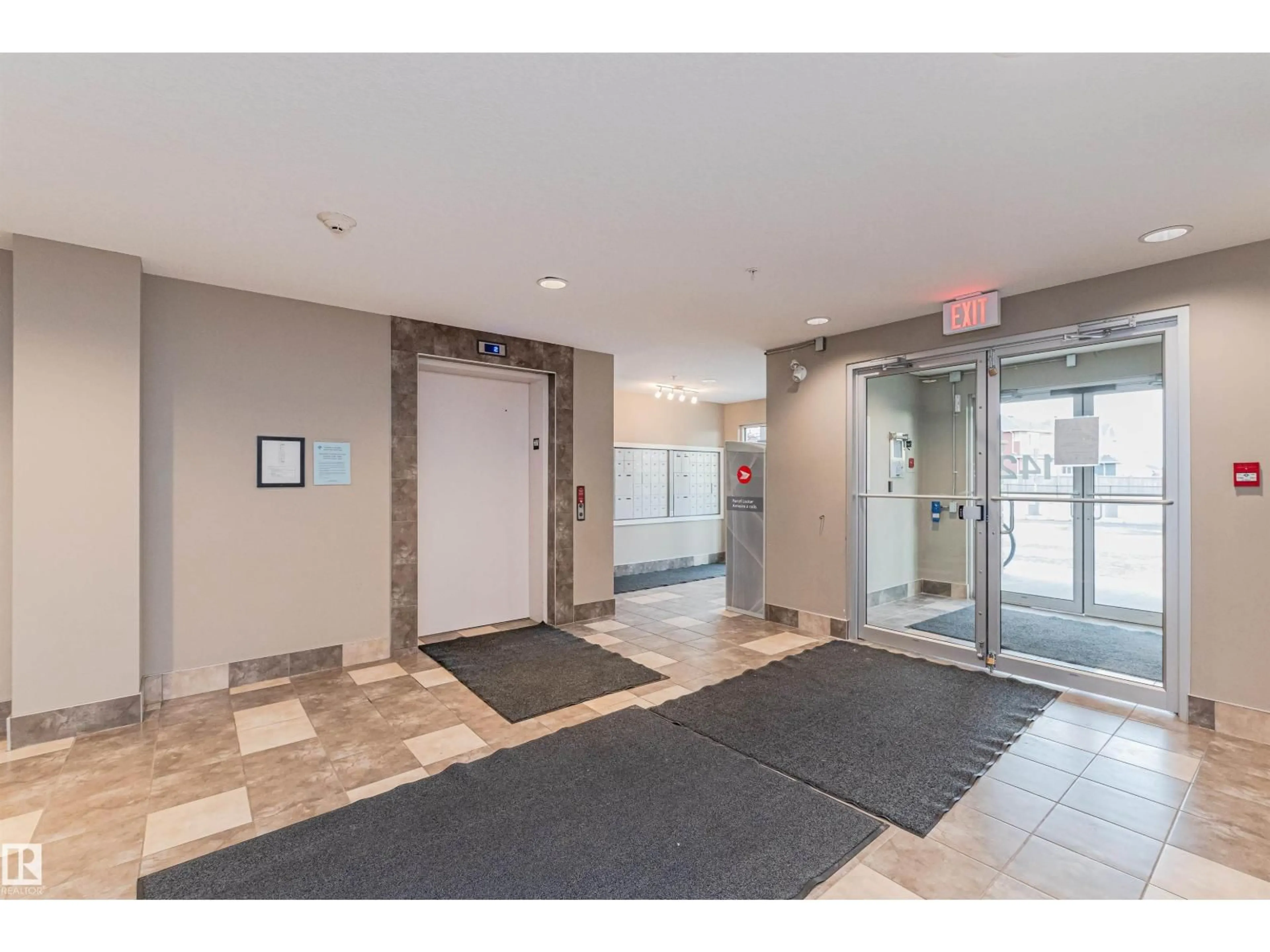 Indoor foyer for 142 - 210 EBBERS BV, Edmonton Alberta T5Y3W2
