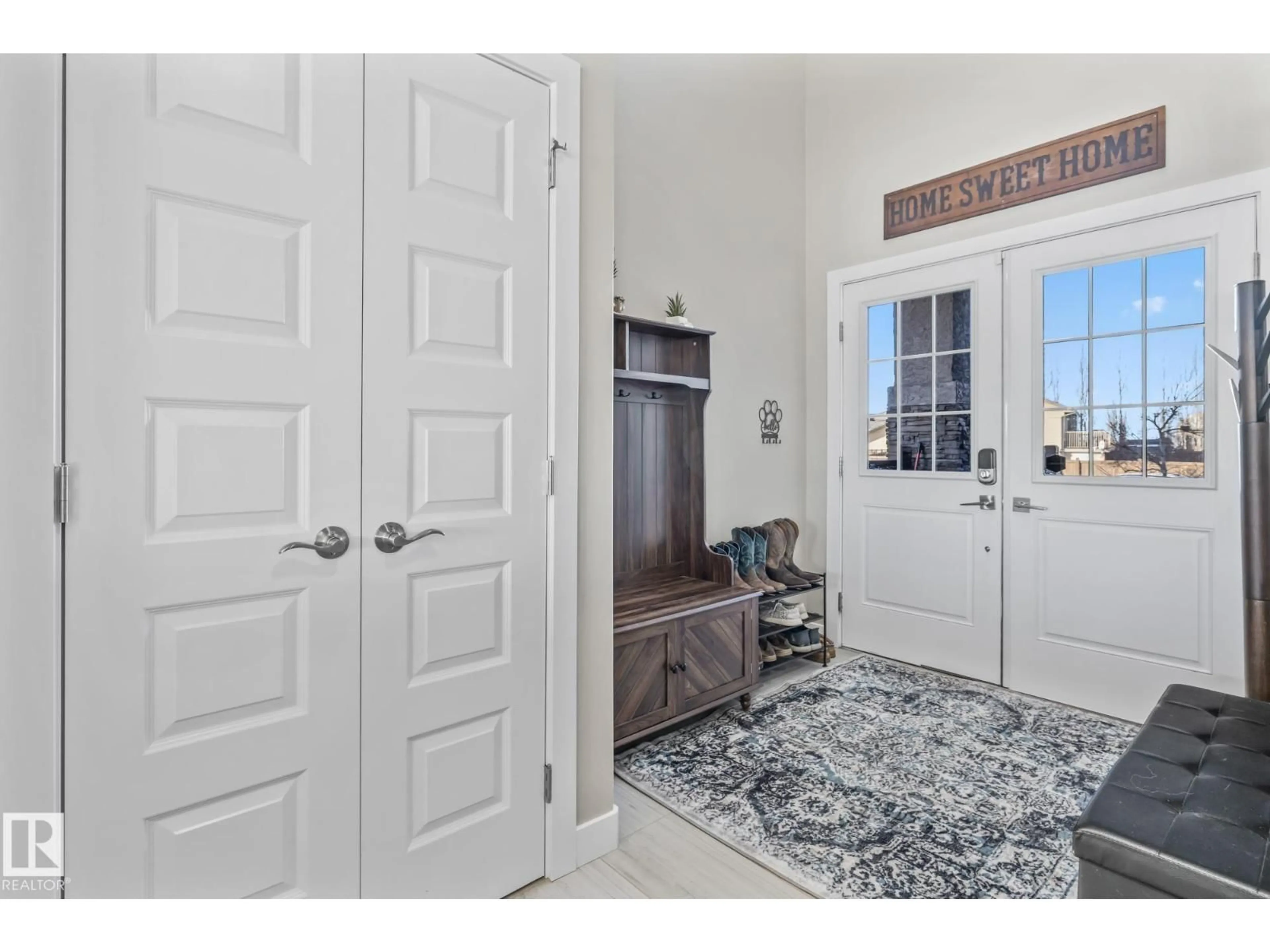 Indoor entryway for 7 SOUTHBRIDGE DR, Calmar Alberta T0C0V0