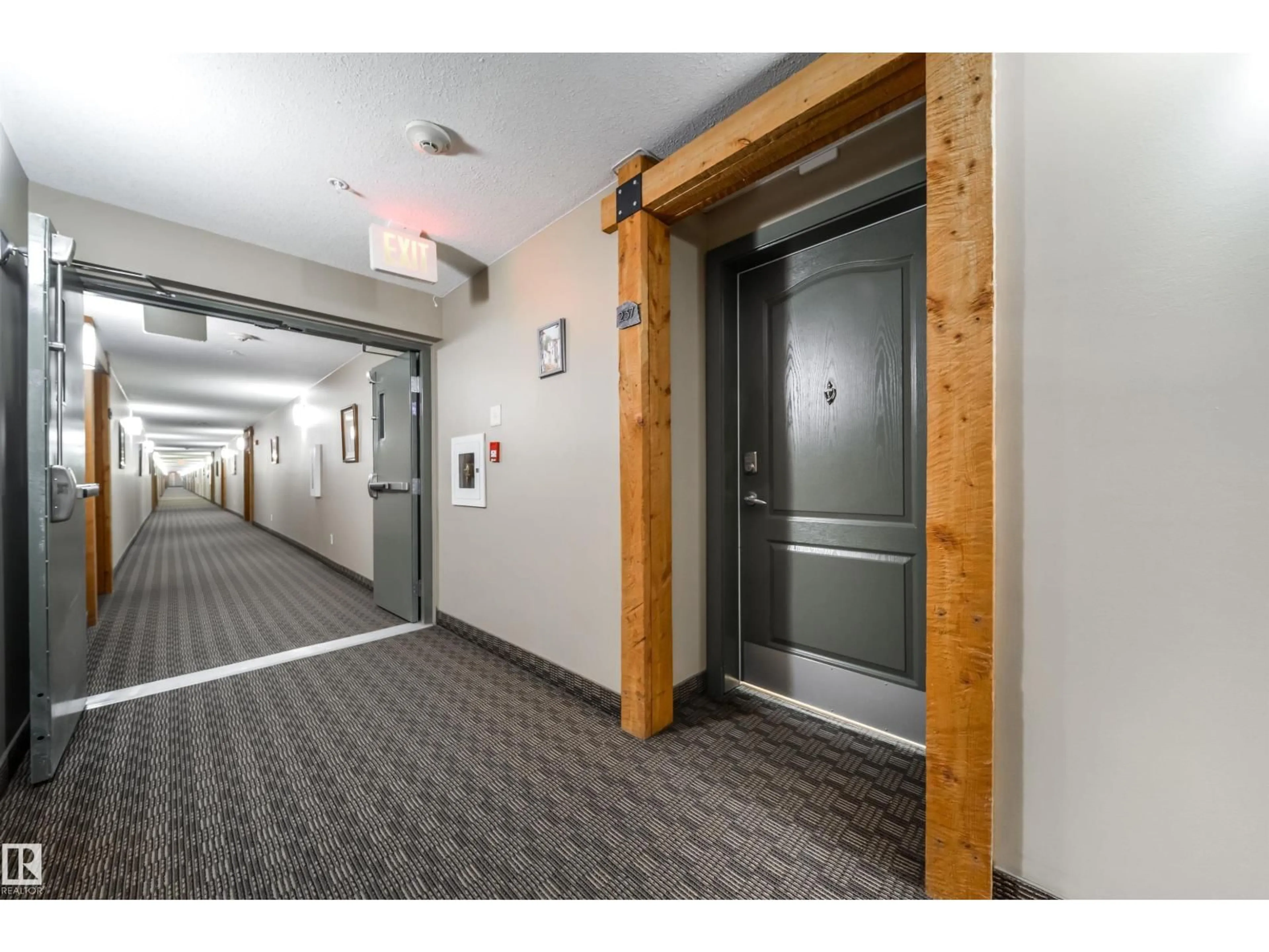 Indoor foyer for 278 - 237 SUDER GREENS DR, Edmonton Alberta T5T6V6