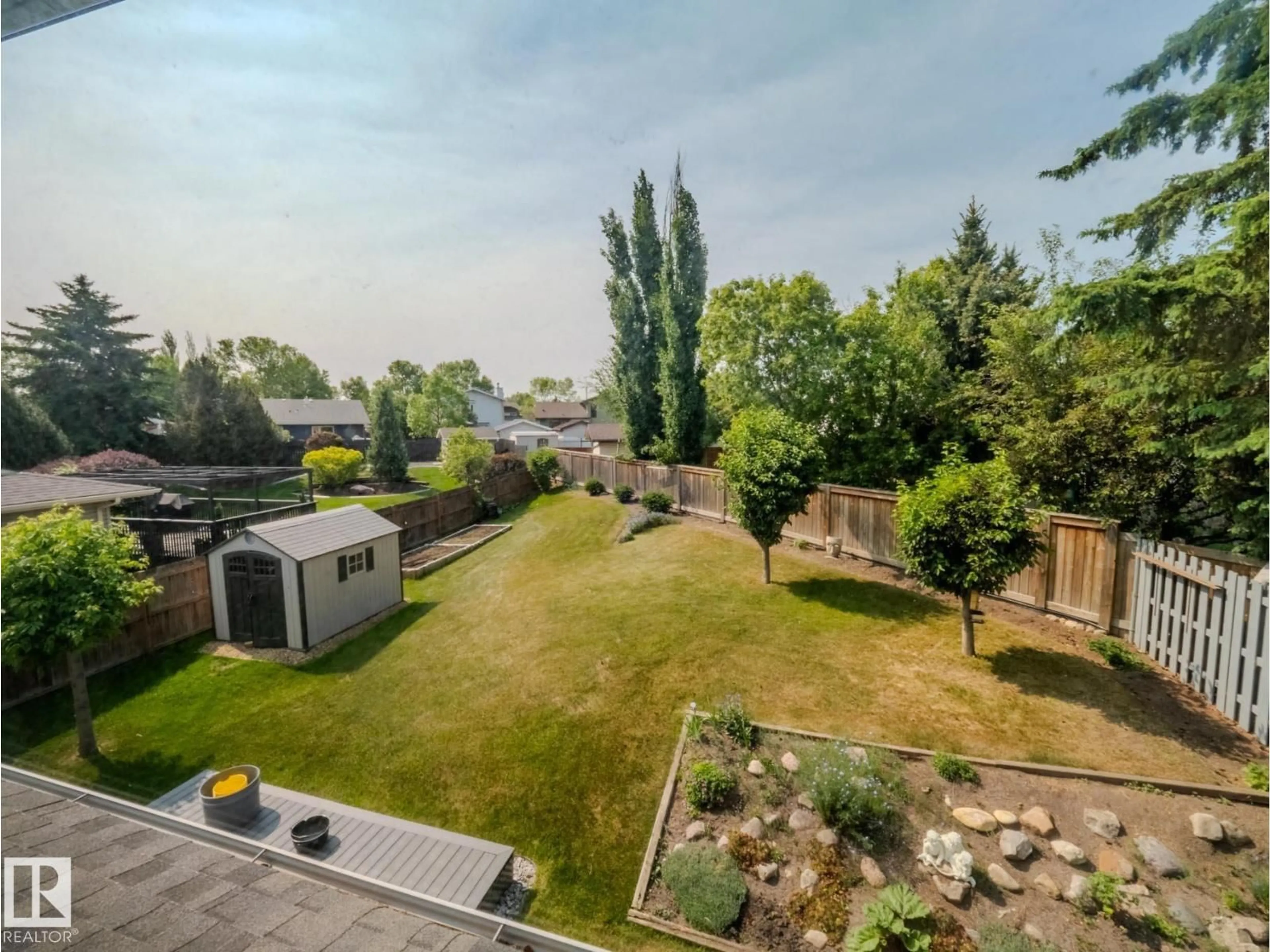 A pic from outside/outdoor area/front of a property/back of a property/a pic from drone, unknown for 7 COACHMAN PL, Sherwood Park Alberta T8H1C1