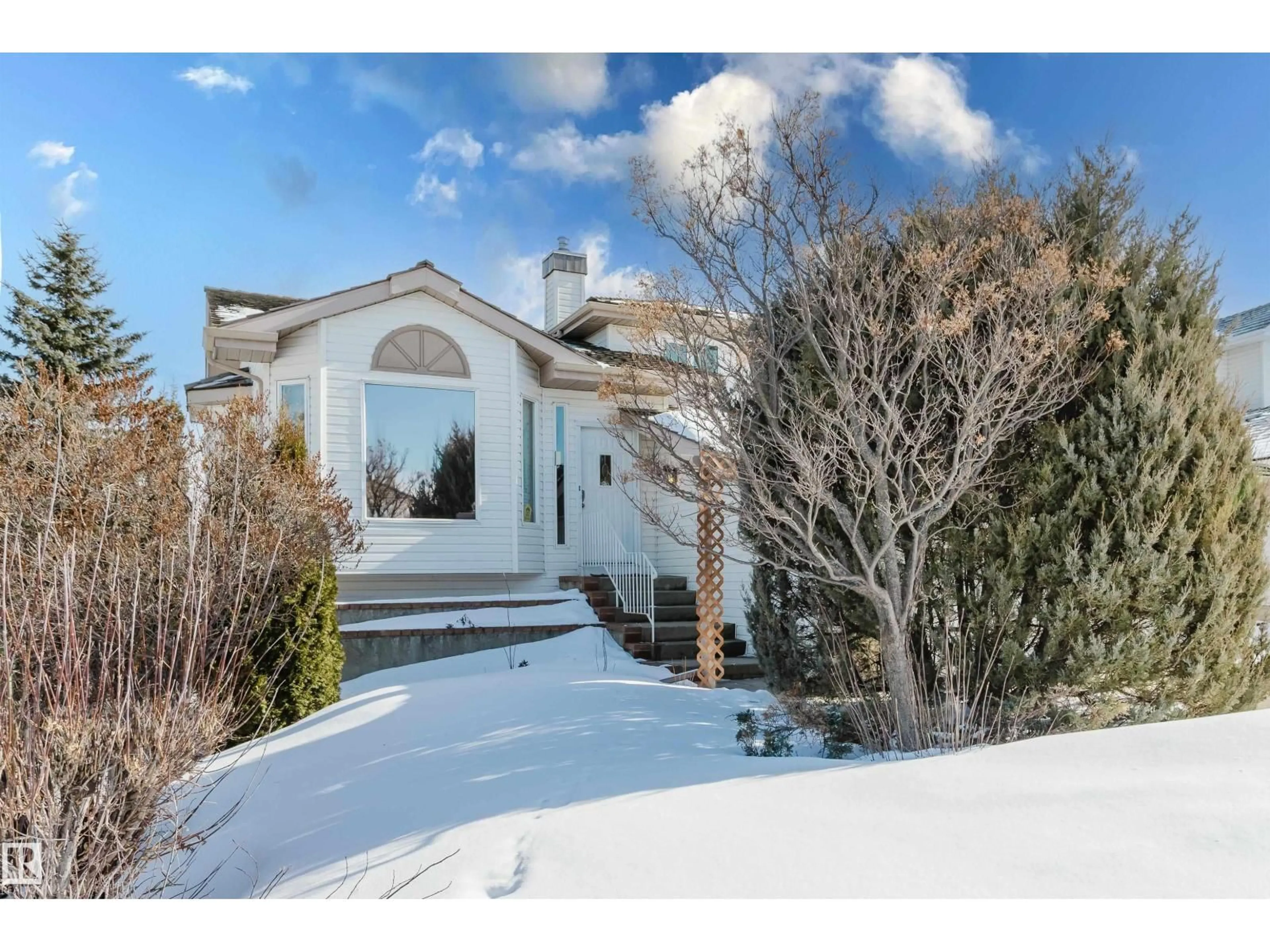 A pic from outside/outdoor area/front of a property/back of a property/a pic from drone, unknown for 535 PARDEE BAY NW, Edmonton Alberta T5T5Y9