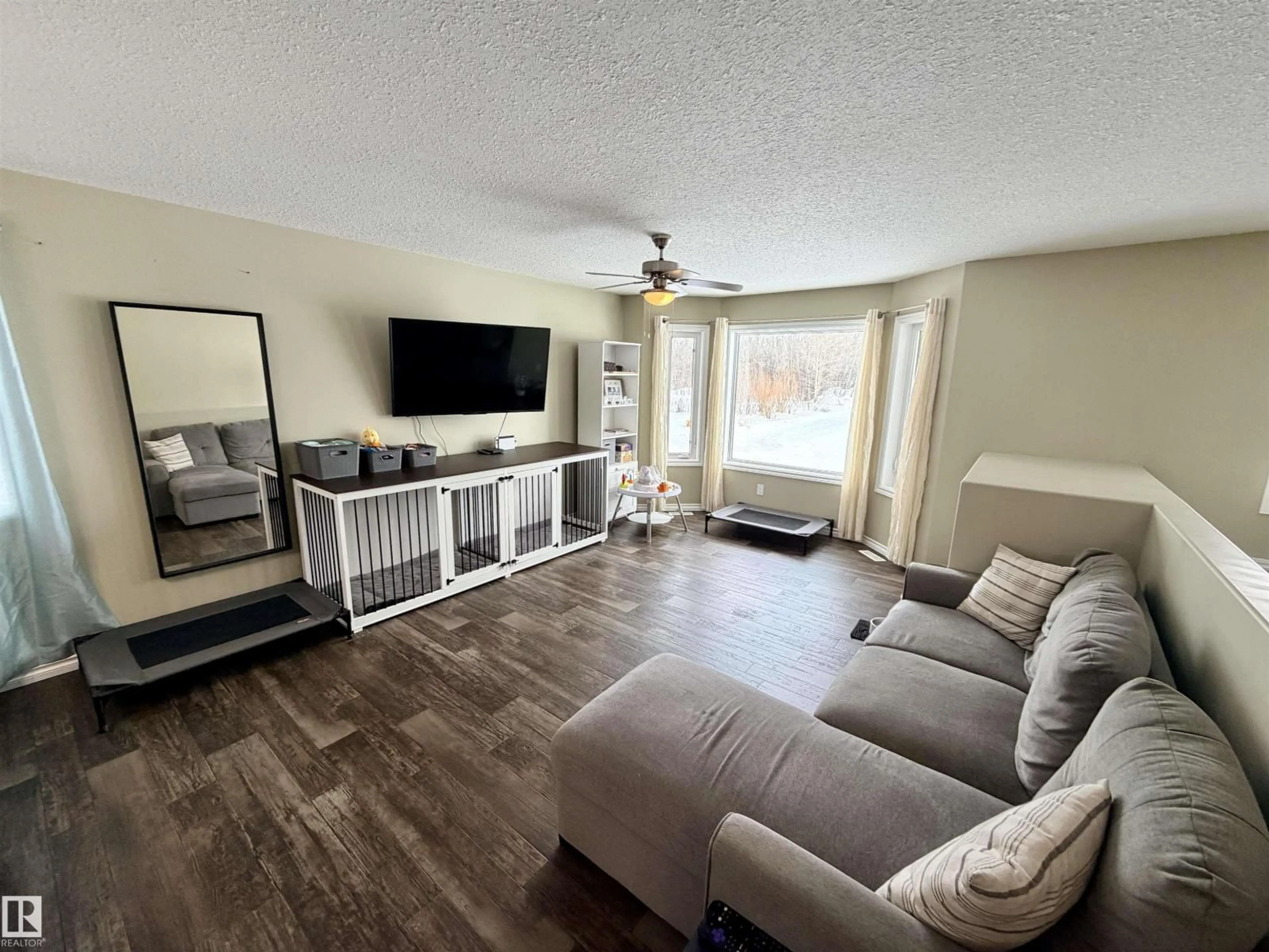 Living room with furniture, unknown for 5113 56 AV, St. Paul Town Alberta T0A3A1