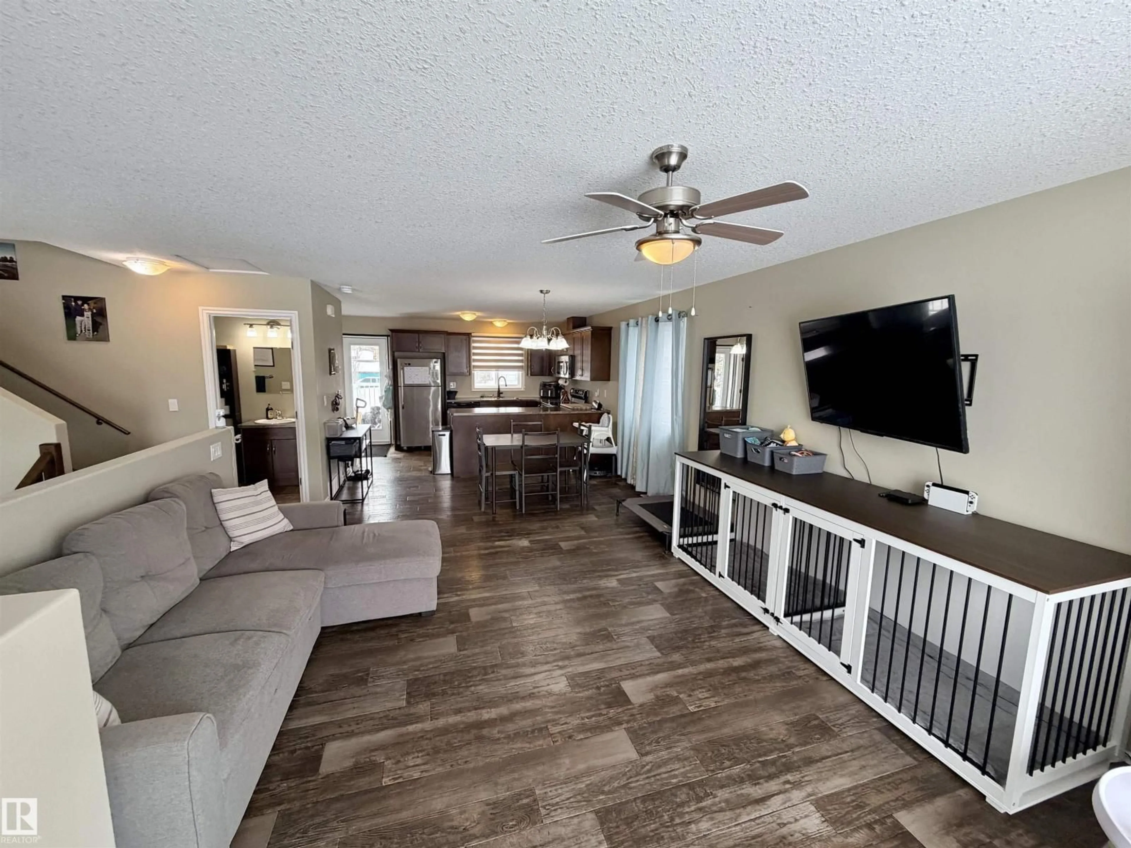 Living room with furniture, unknown for 5113 56 AV, St. Paul Town Alberta T0A3A1