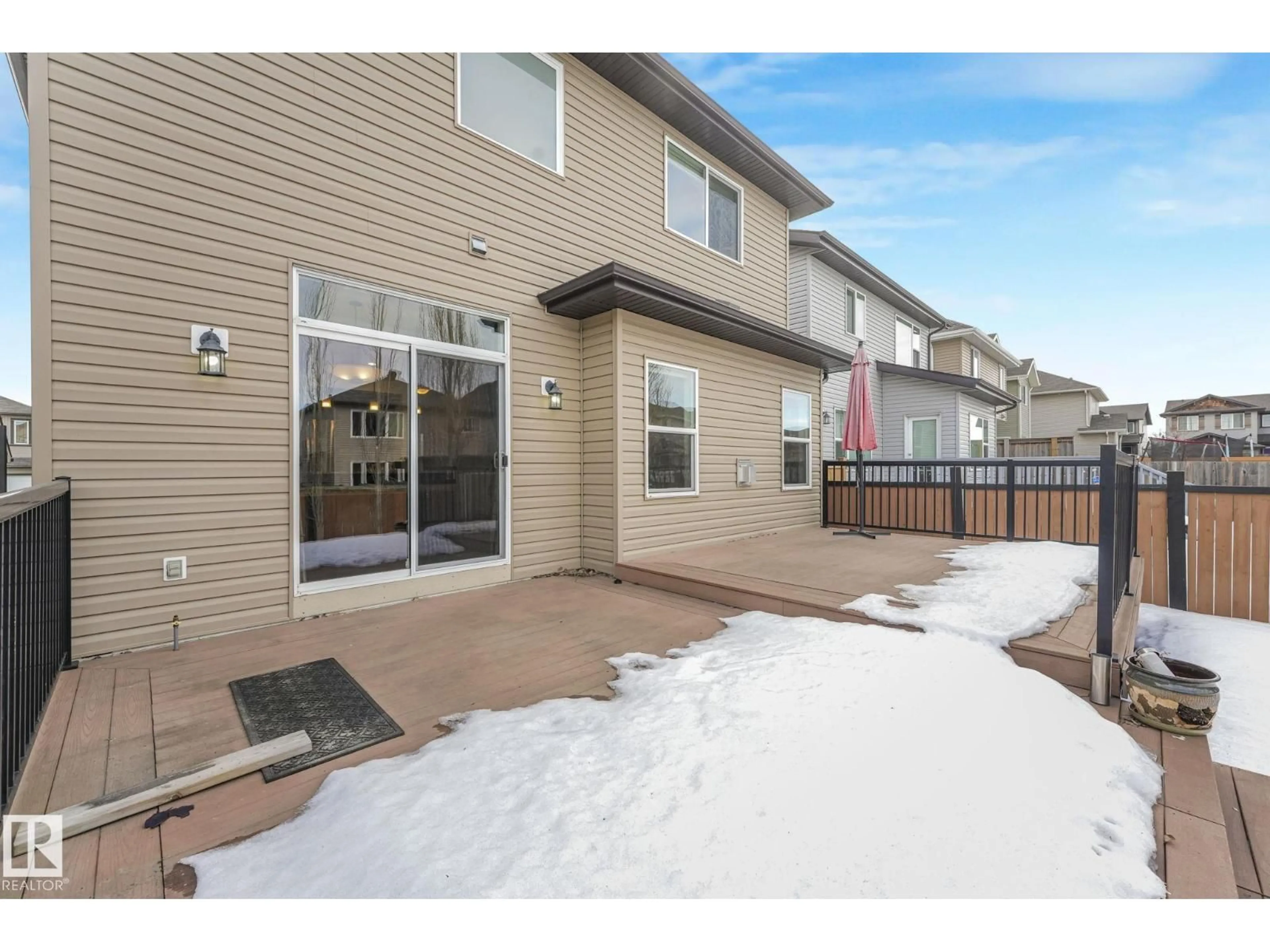 Patio, street for 1548 36 AV, Edmonton Alberta T6T0M5