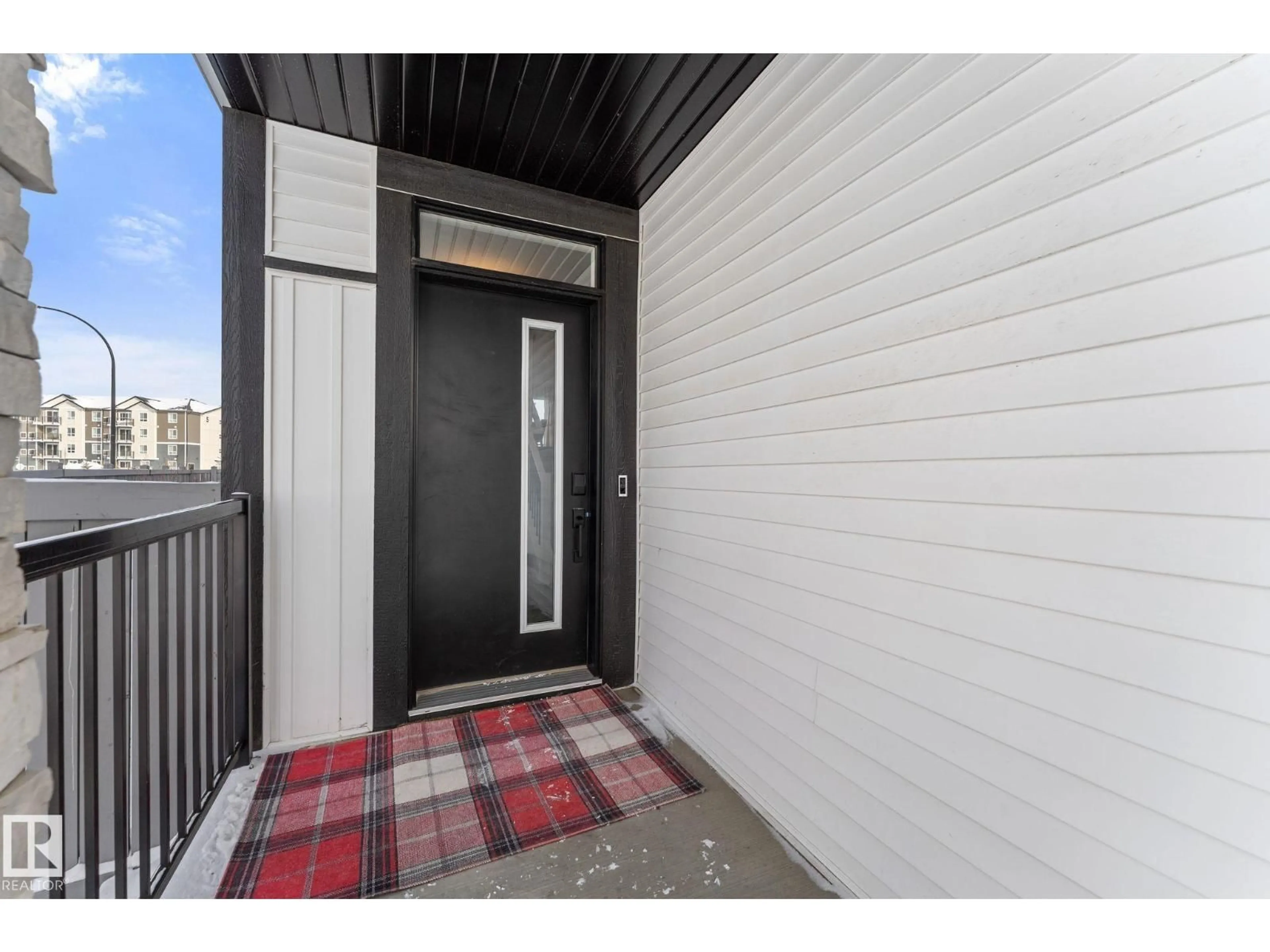 Indoor entryway for 71 NOUVEAU DR, St. Albert Alberta T8N3K1