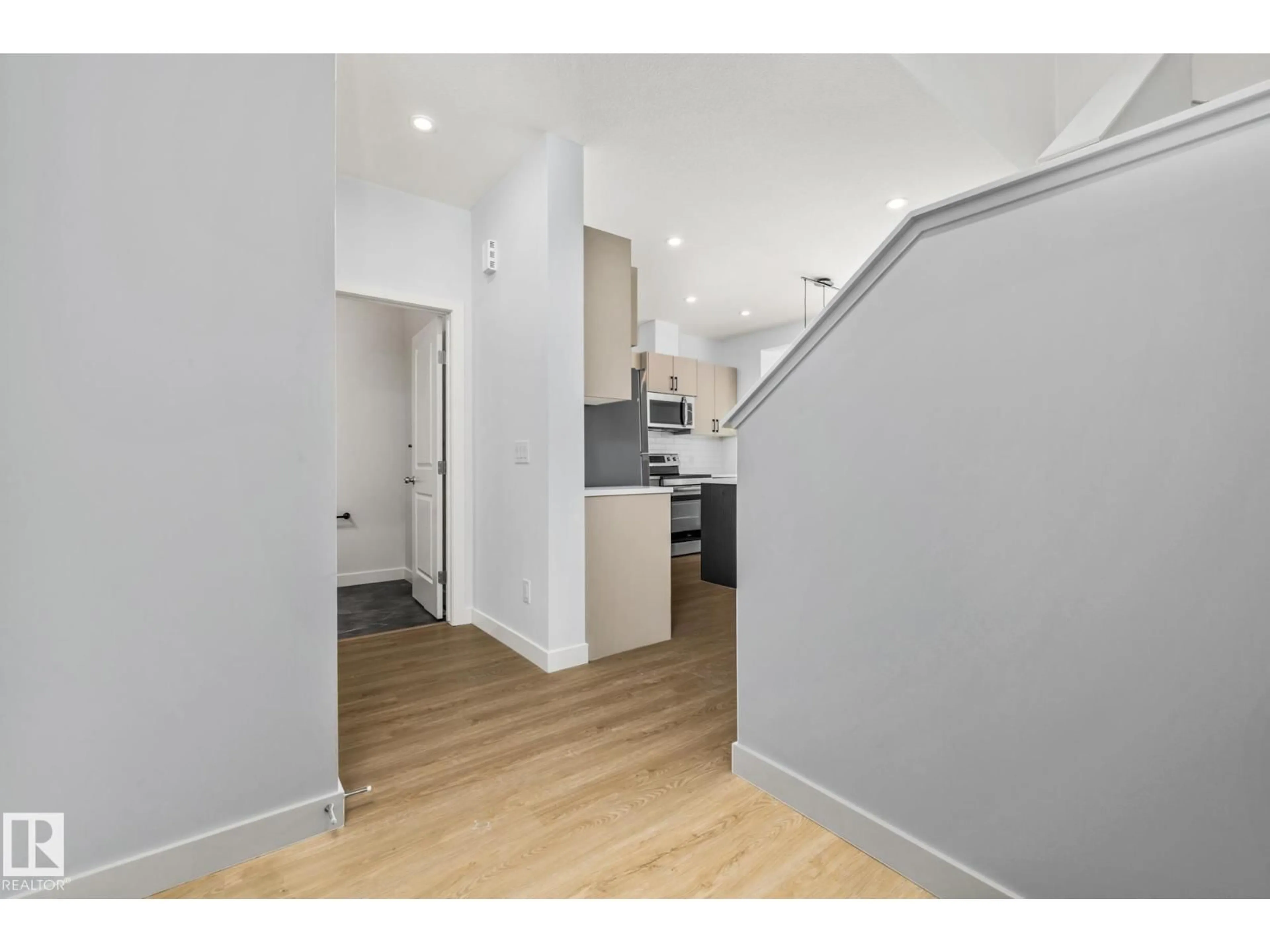 Unknown for 110 HONEYSUCKLE GR, Leduc Alberta T9E0K1