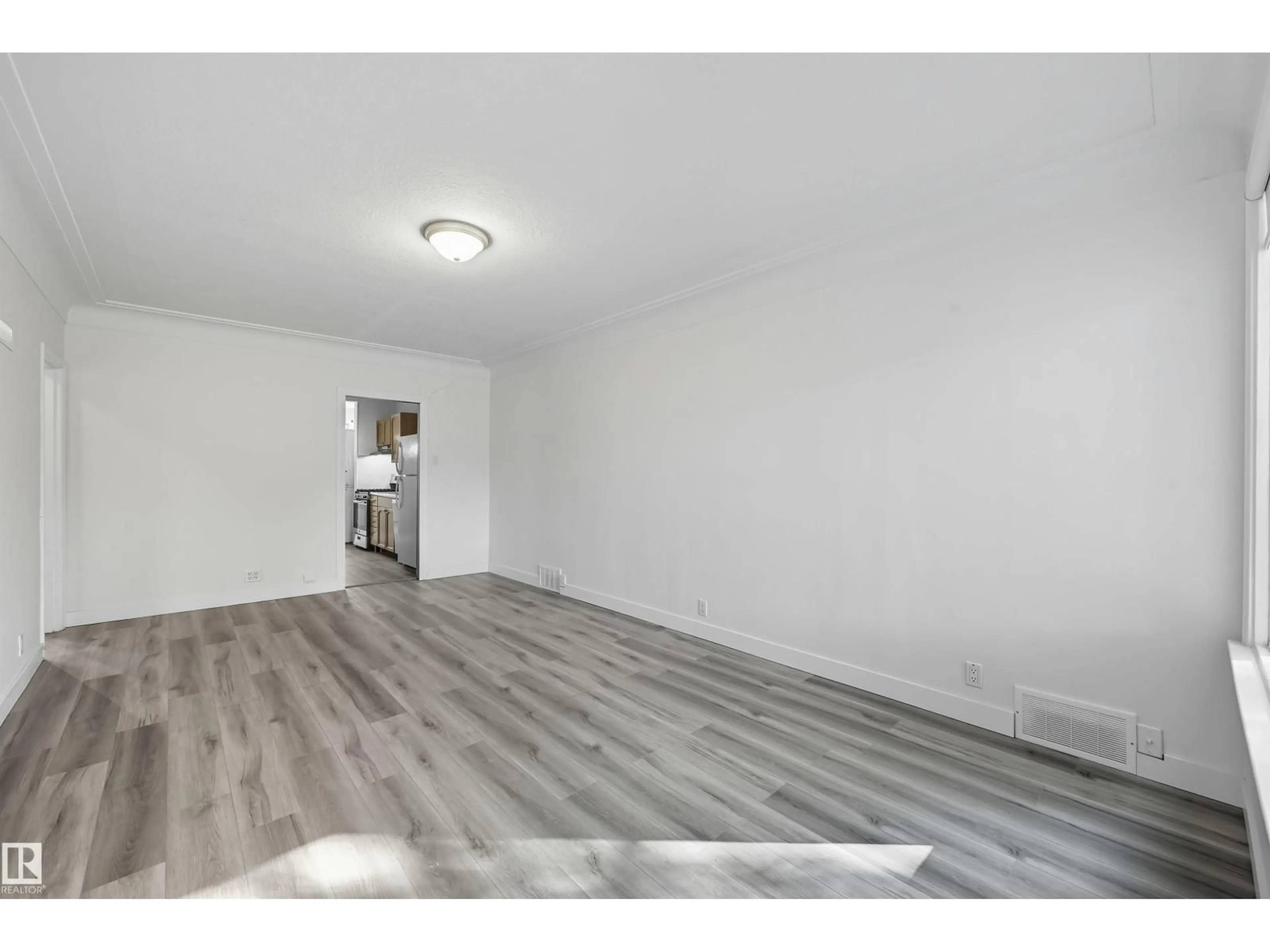 A pic of a room for 9848 87 AV, Edmonton Alberta T6E2N6