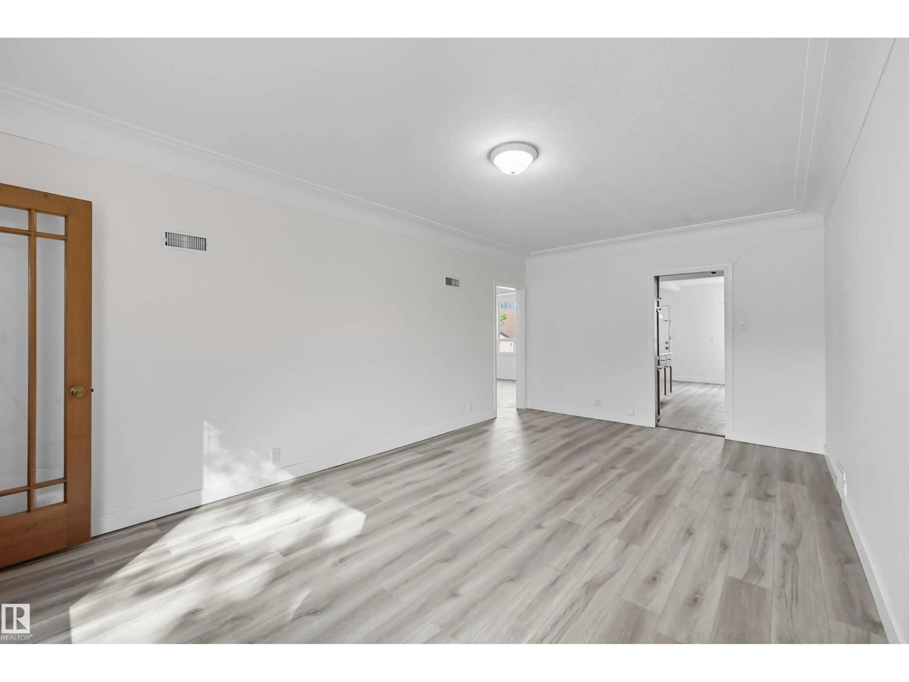 A pic of a room for 9848 87 AV, Edmonton Alberta T6E2N6