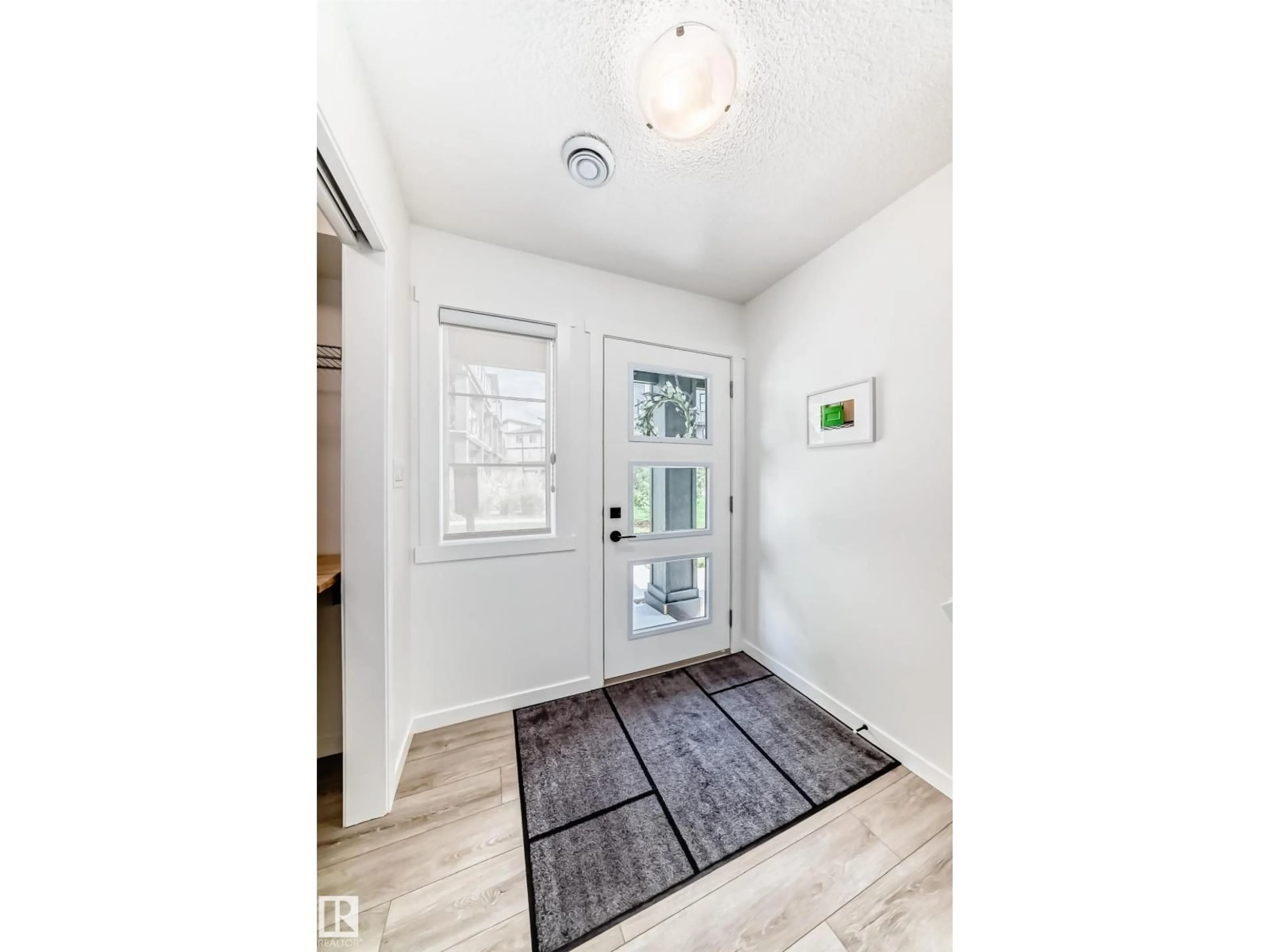 Indoor entryway for 75 - 1203 163 ST, Edmonton Alberta T6W3X1