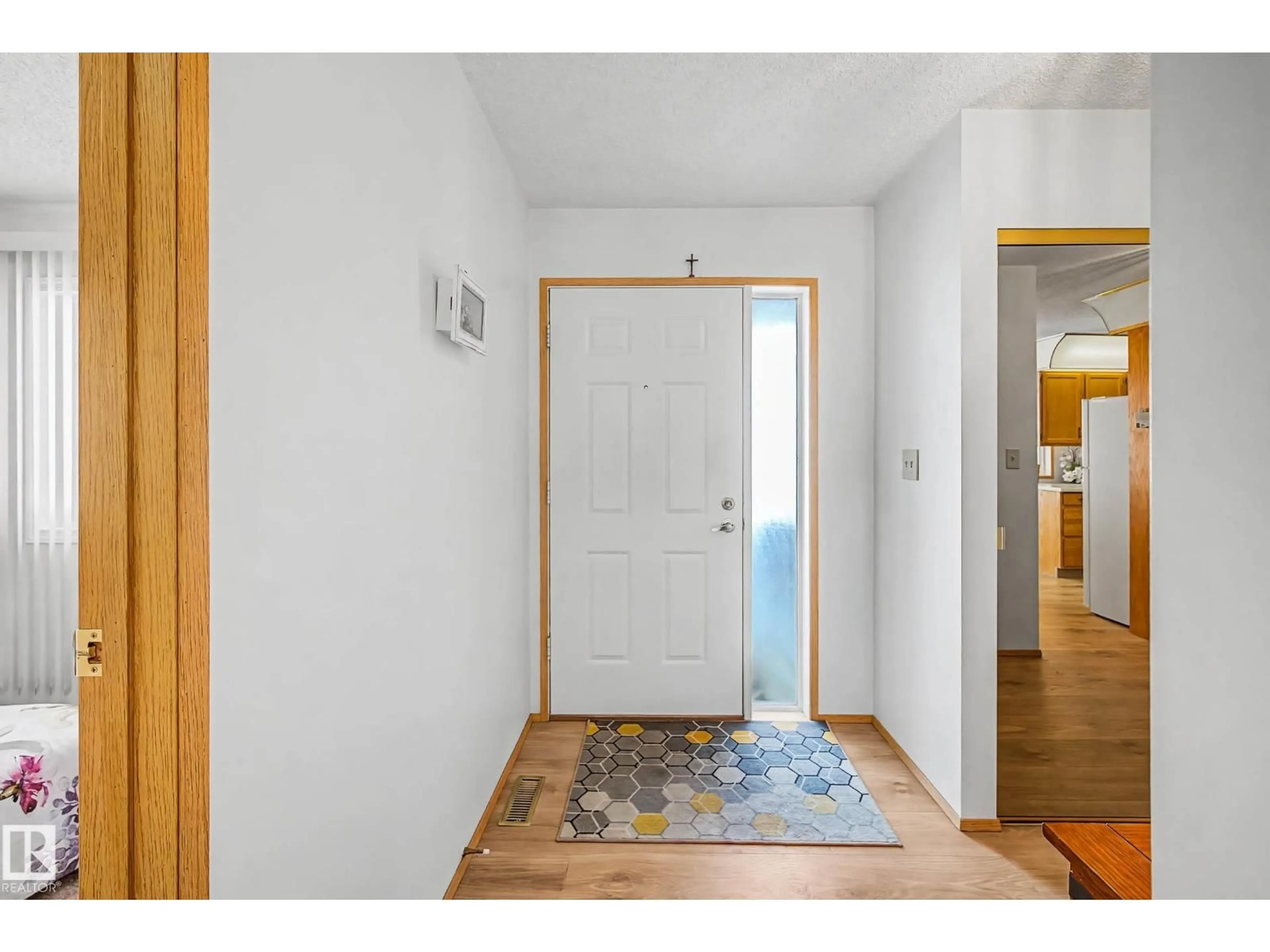 Indoor entryway for #41 - 903 109 ST, Edmonton Alberta T6J6R1