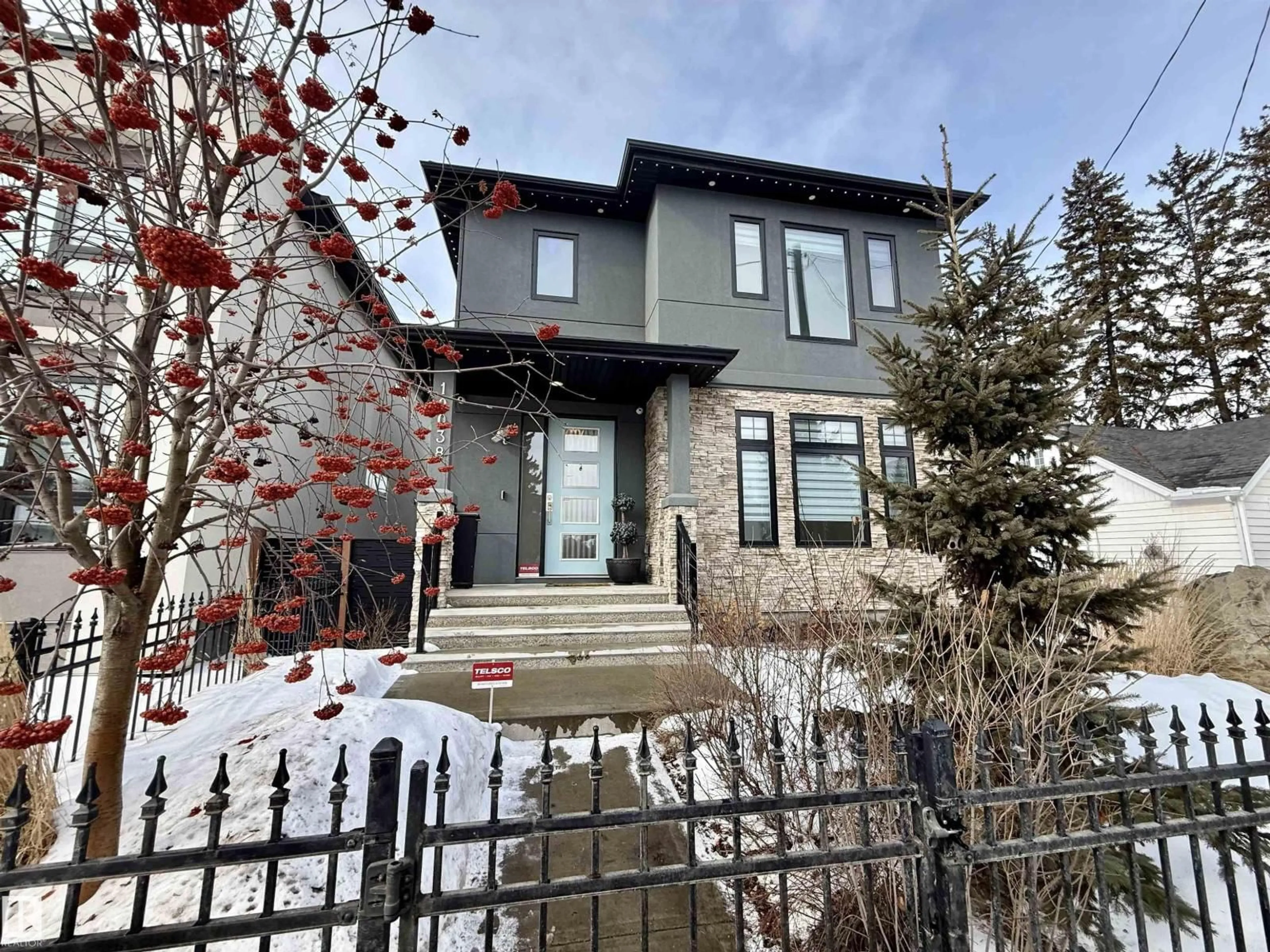 Unknown for NW - 10038 142 ST, Edmonton Alberta T5N2N5