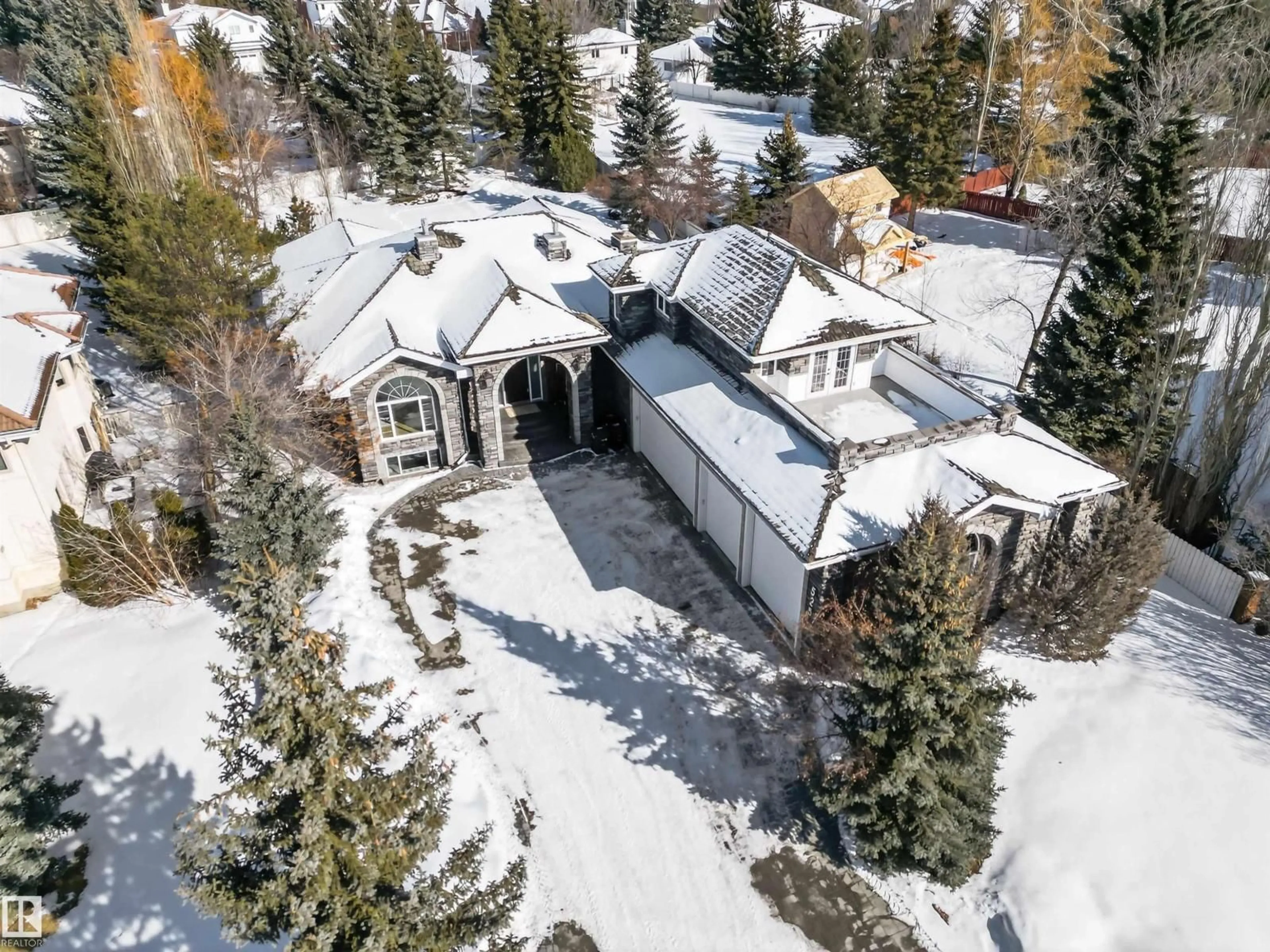 A pic from outside/outdoor area/front of a property/back of a property/a pic from drone, street for 525 ESTATE DR, Sherwood Park Alberta T8B1M2