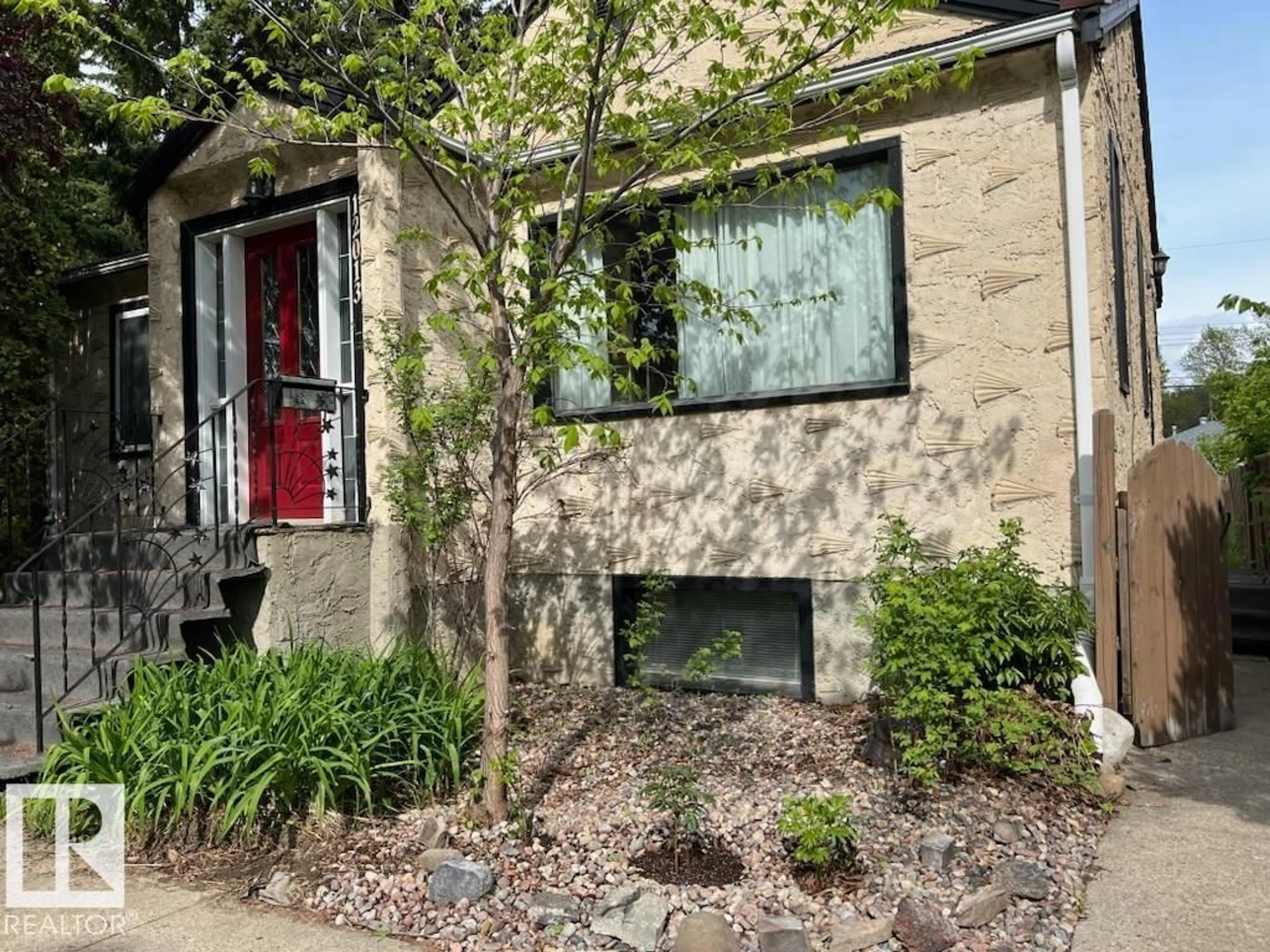 Unknown for 12013 54 ST, Edmonton Alberta T5W3N2