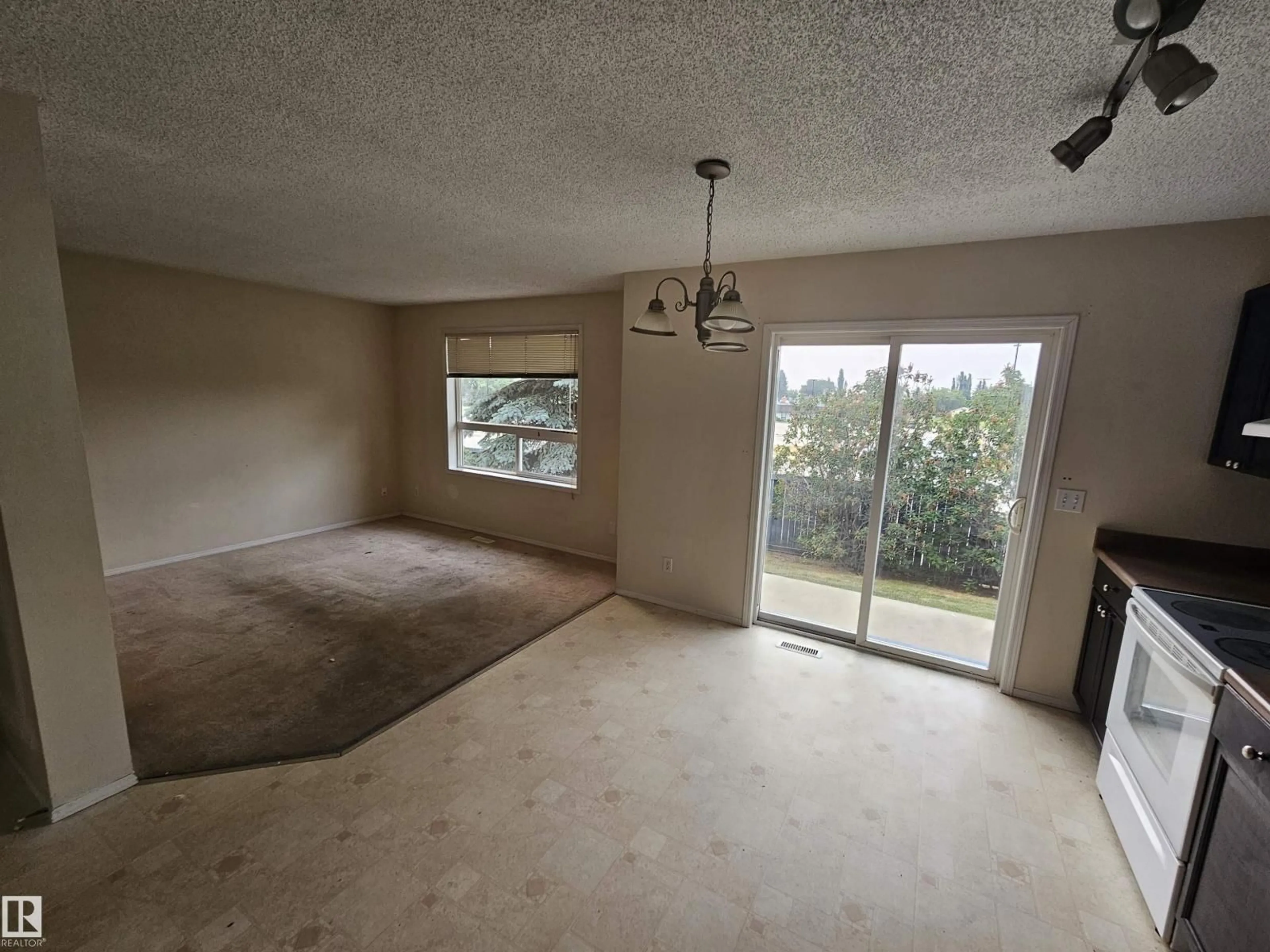 A pic of a room for 27 GROVE MEADOW DR, Spruce Grove Alberta T7X4L9