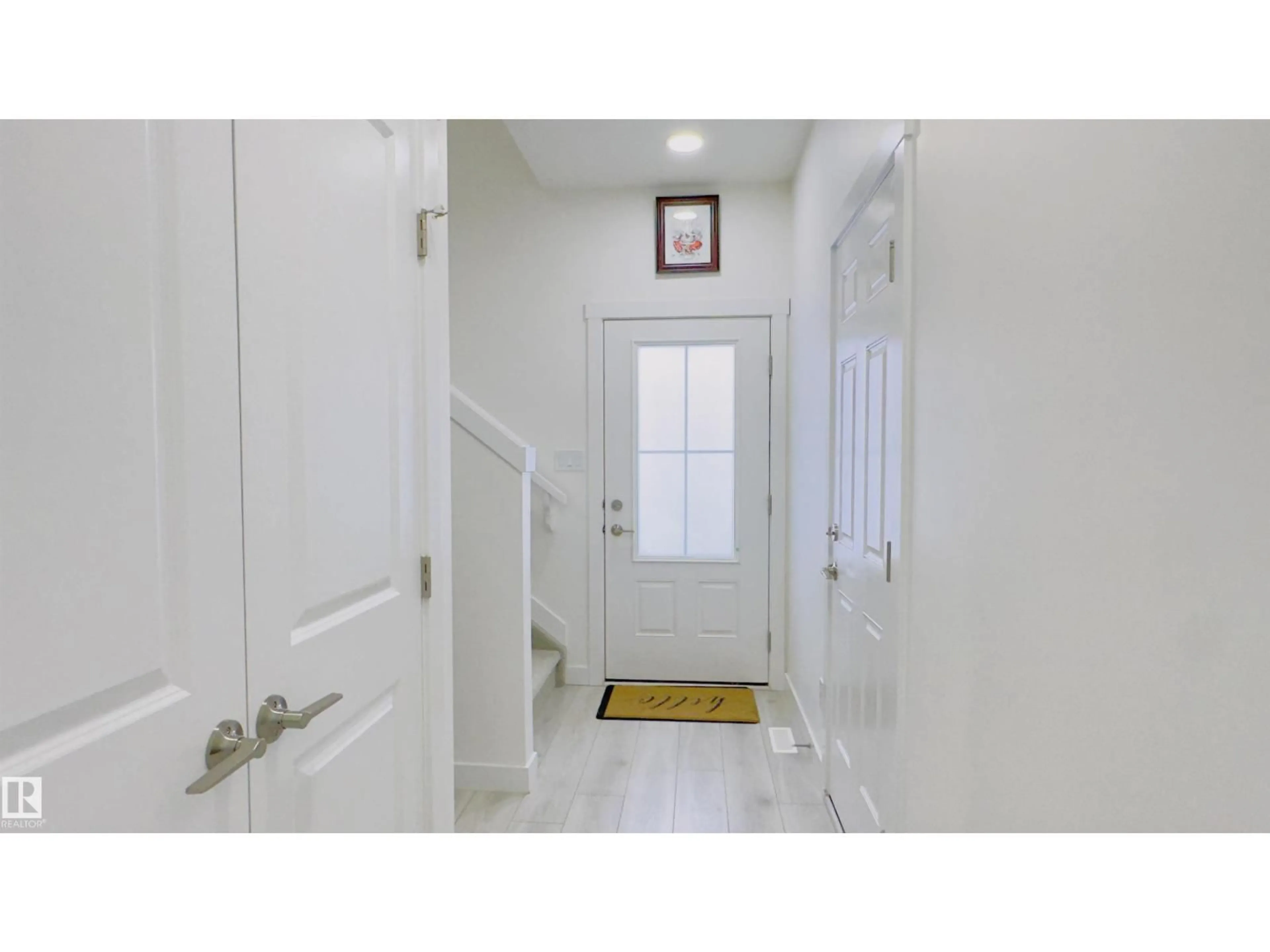 Indoor entryway for #21 - 7110 KESWICK CM, Edmonton Alberta T6W5P7