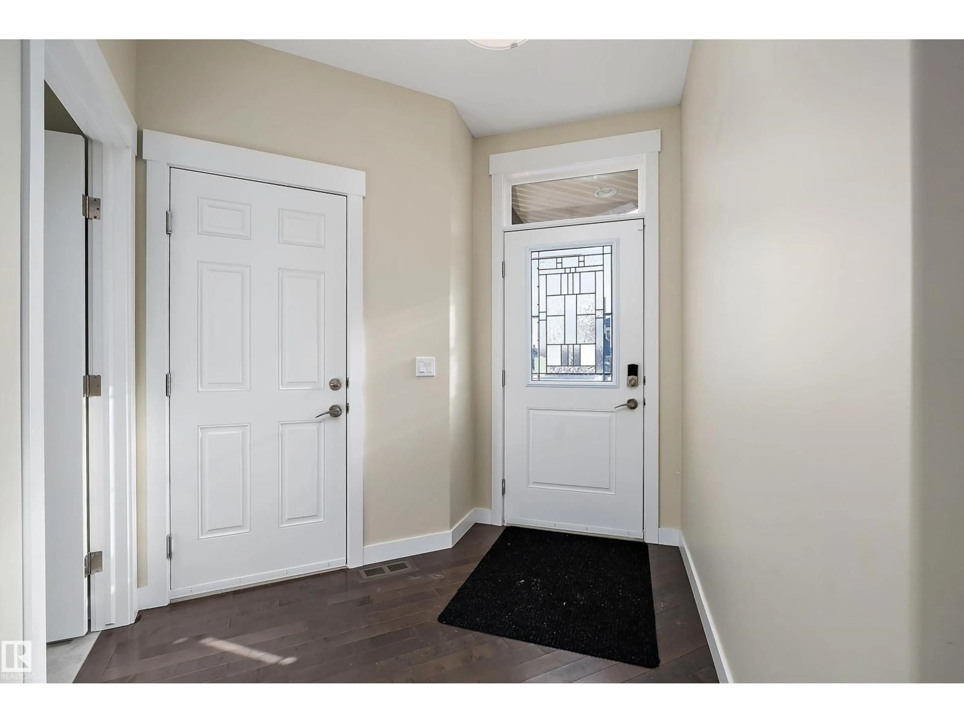 Indoor entryway for 14 - 3090 CAMERON HEIGHTS WY, Edmonton Alberta T6M0C9