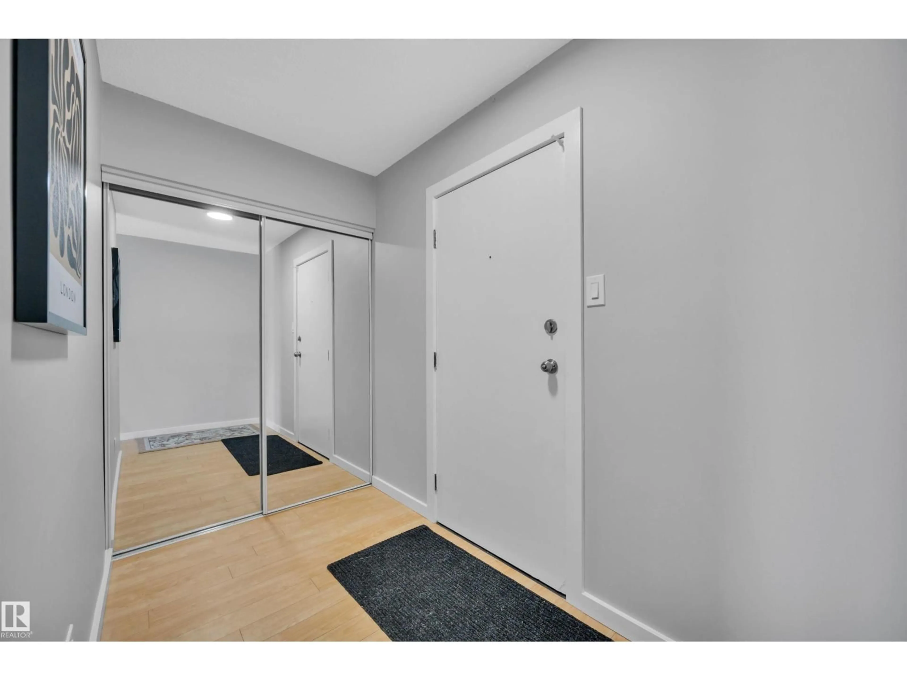 Indoor entryway for 237 - 201 WOODVALE RD W, Edmonton Alberta T6L1E5