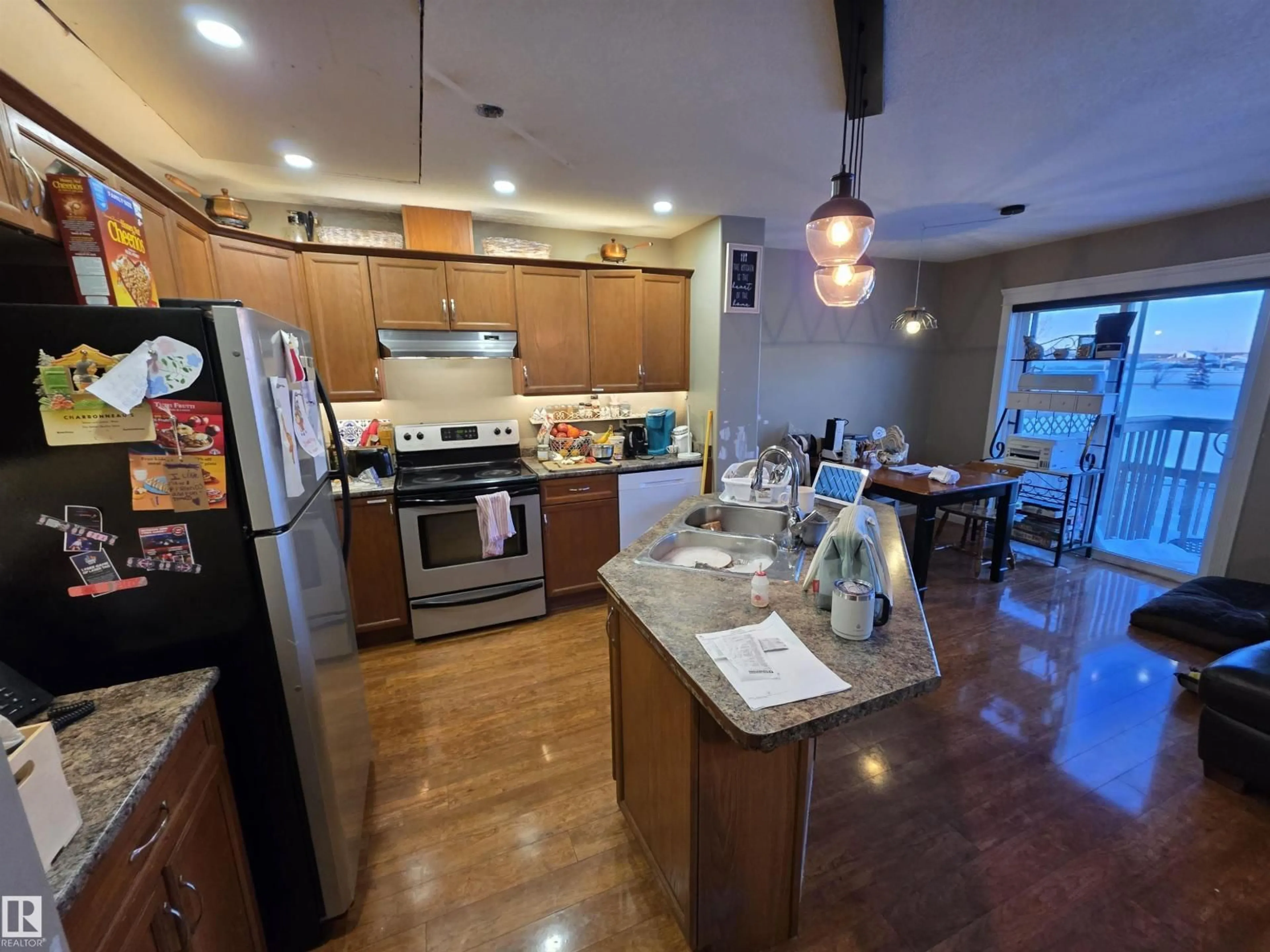Open concept kitchen, unknown for 120 MERIDIAN LO, Stony Plain Alberta T7Z0B7