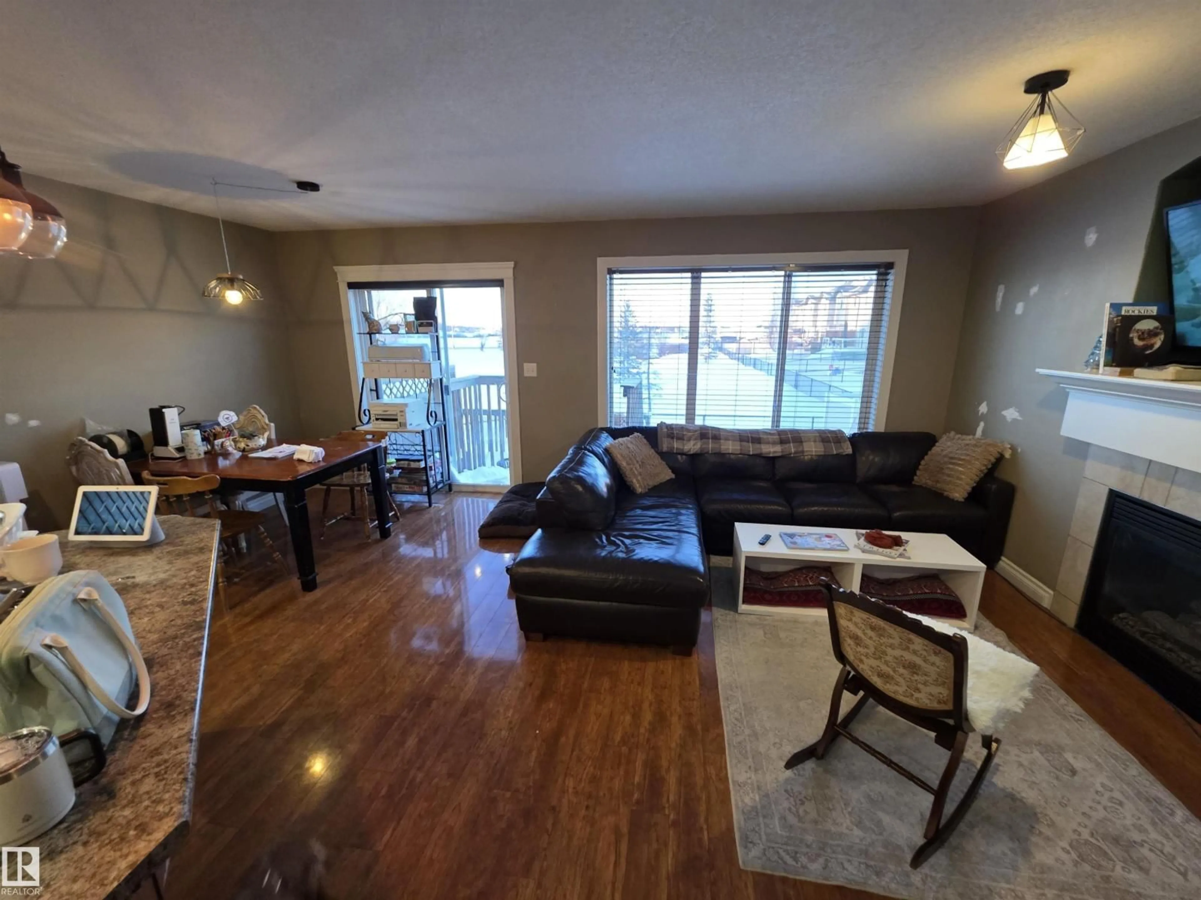 Living room with furniture, wood/laminate floor for 120 MERIDIAN LO, Stony Plain Alberta T7Z0B7