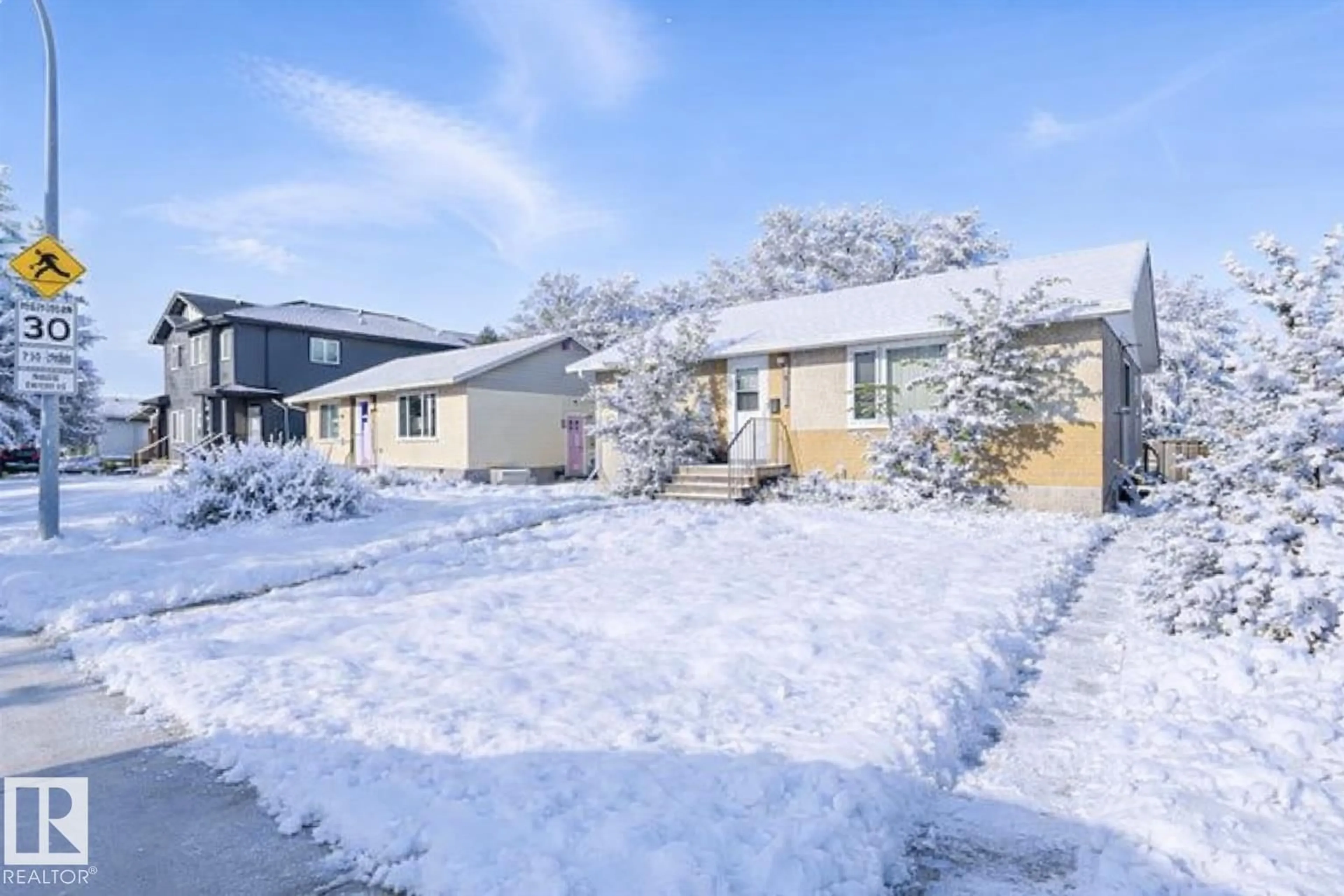 A pic from outside/outdoor area/front of a property/back of a property/a pic from drone, street for 10505 154 ST, Edmonton Alberta T5P2J1