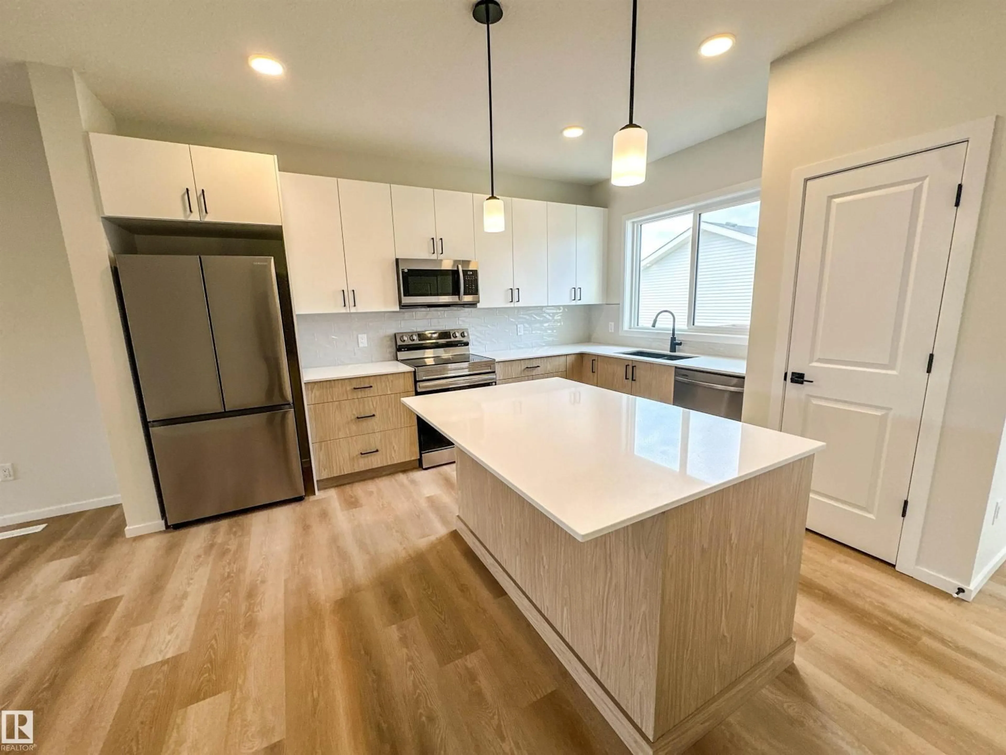 Open concept kitchen, unknown for 107 BRICKYARD DR, Stony Plain Alberta T7Z0P2