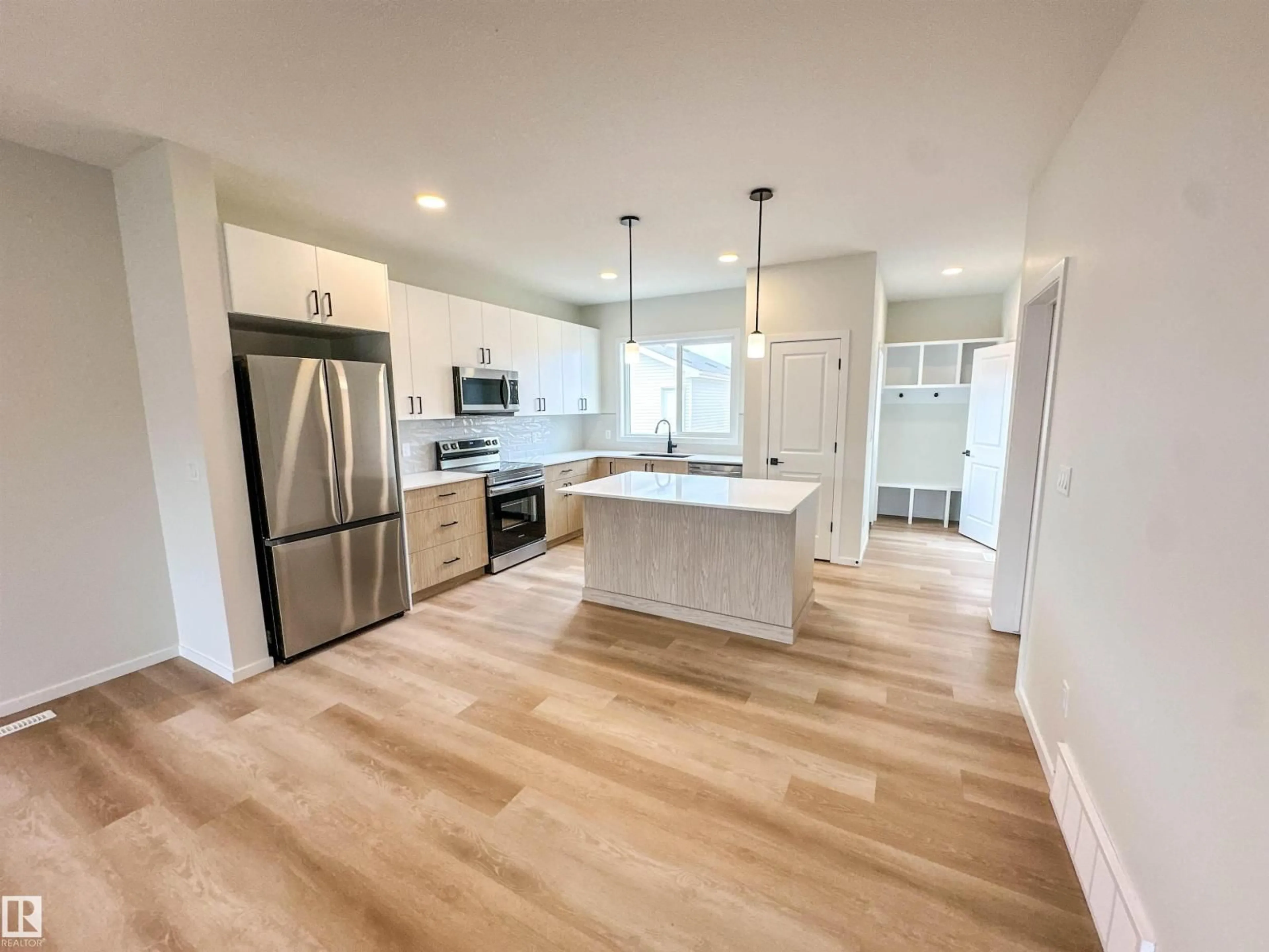 Open concept kitchen, unknown for 107 BRICKYARD DR, Stony Plain Alberta T7Z0P2