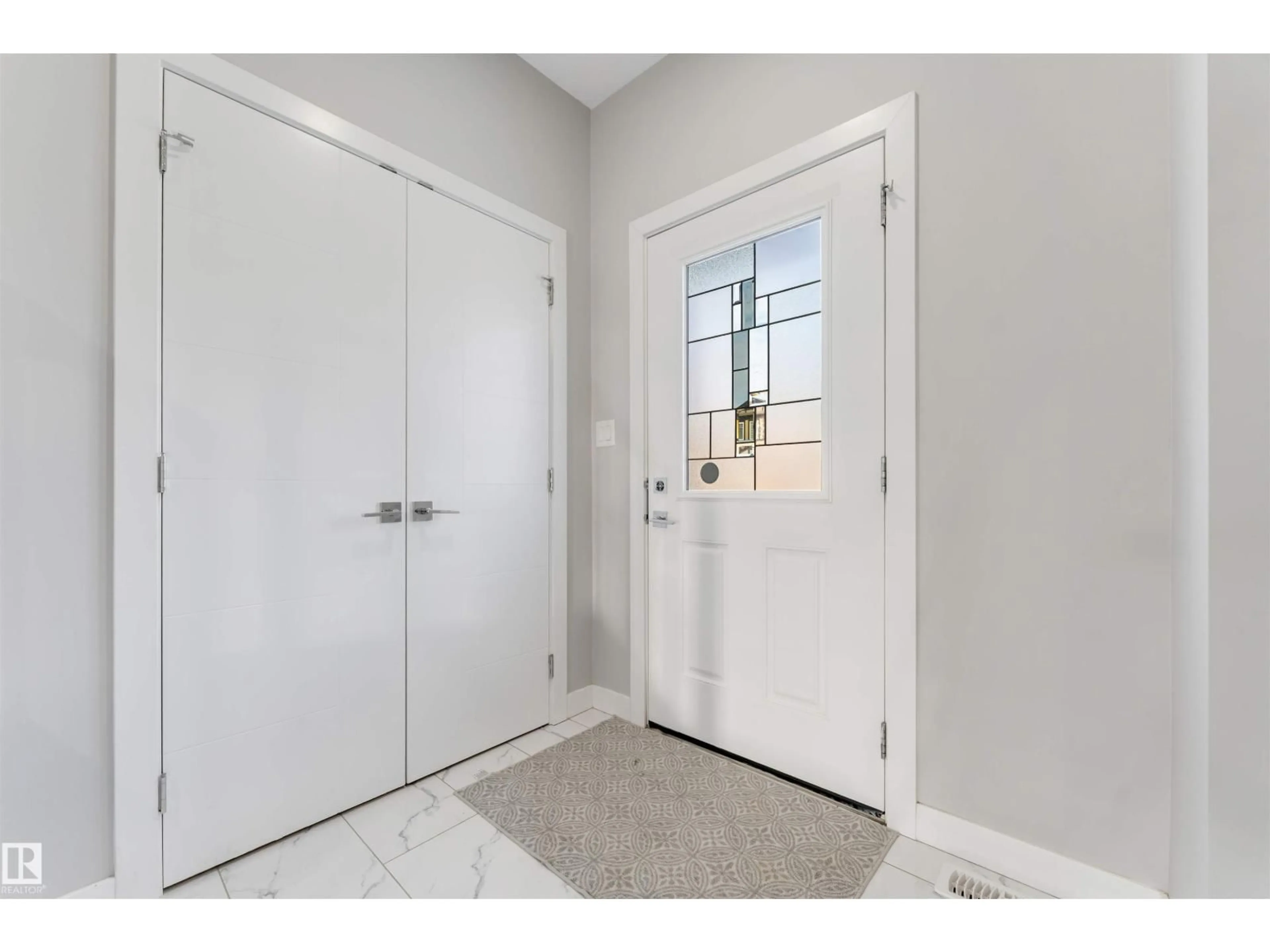 Indoor entryway for 4604 35 STREET, Beaumont Alberta T4X2Y4