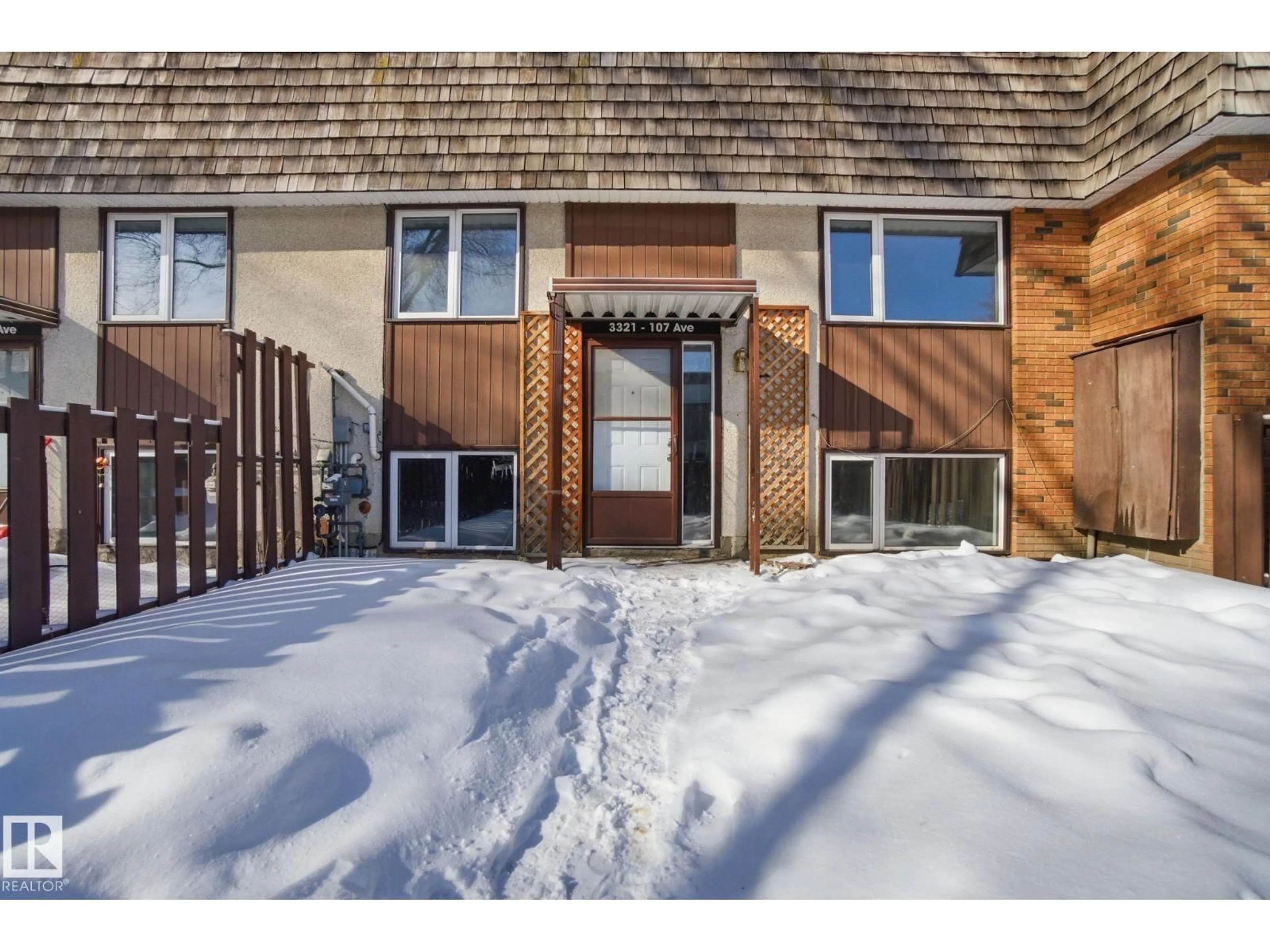 Unknown for 3321 107 AV, Edmonton Alberta T5W0C6