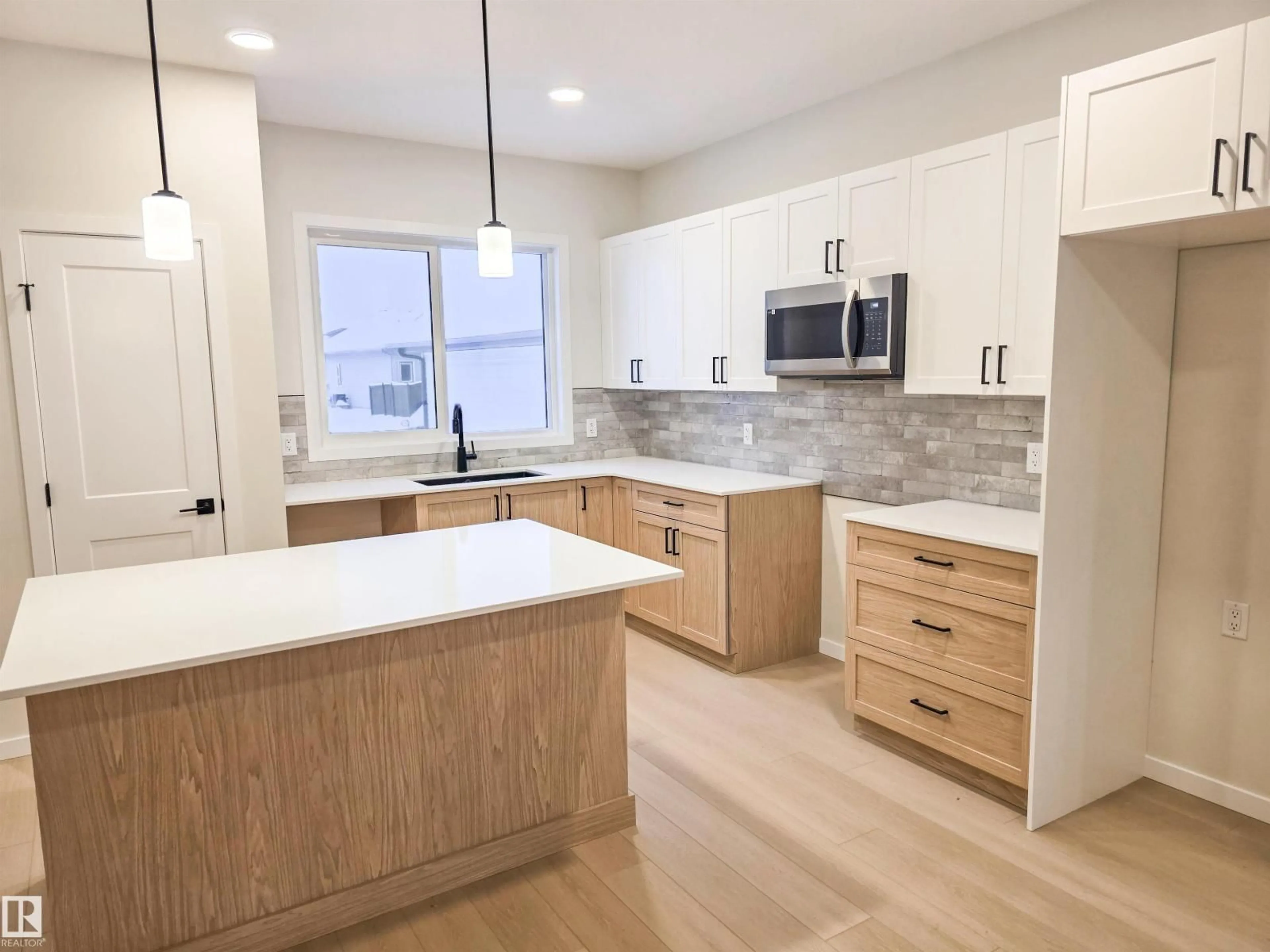 Open concept kitchen, unknown for 10 HUNTER PL, Spruce Grove Alberta T7X3W3