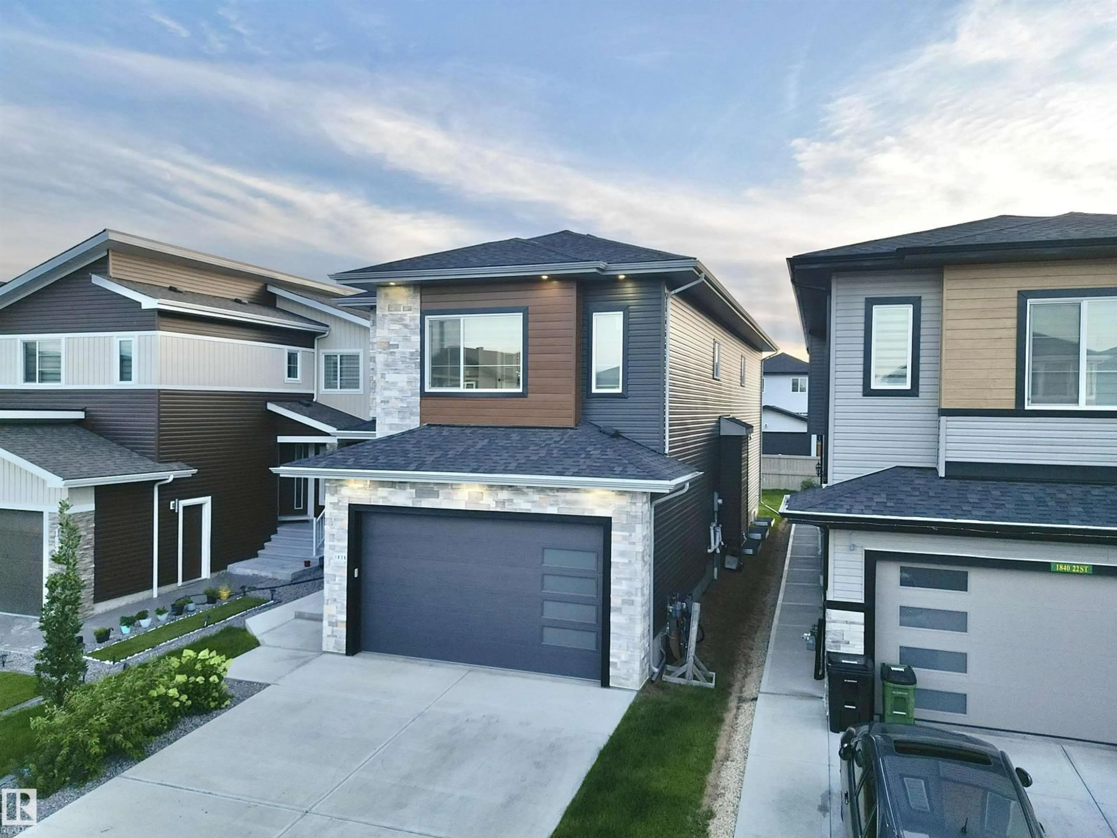 A pic from outside/outdoor area/front of a property/back of a property/a pic from drone, street for NW - 1836 22 ST, Edmonton Alberta T6T2M5