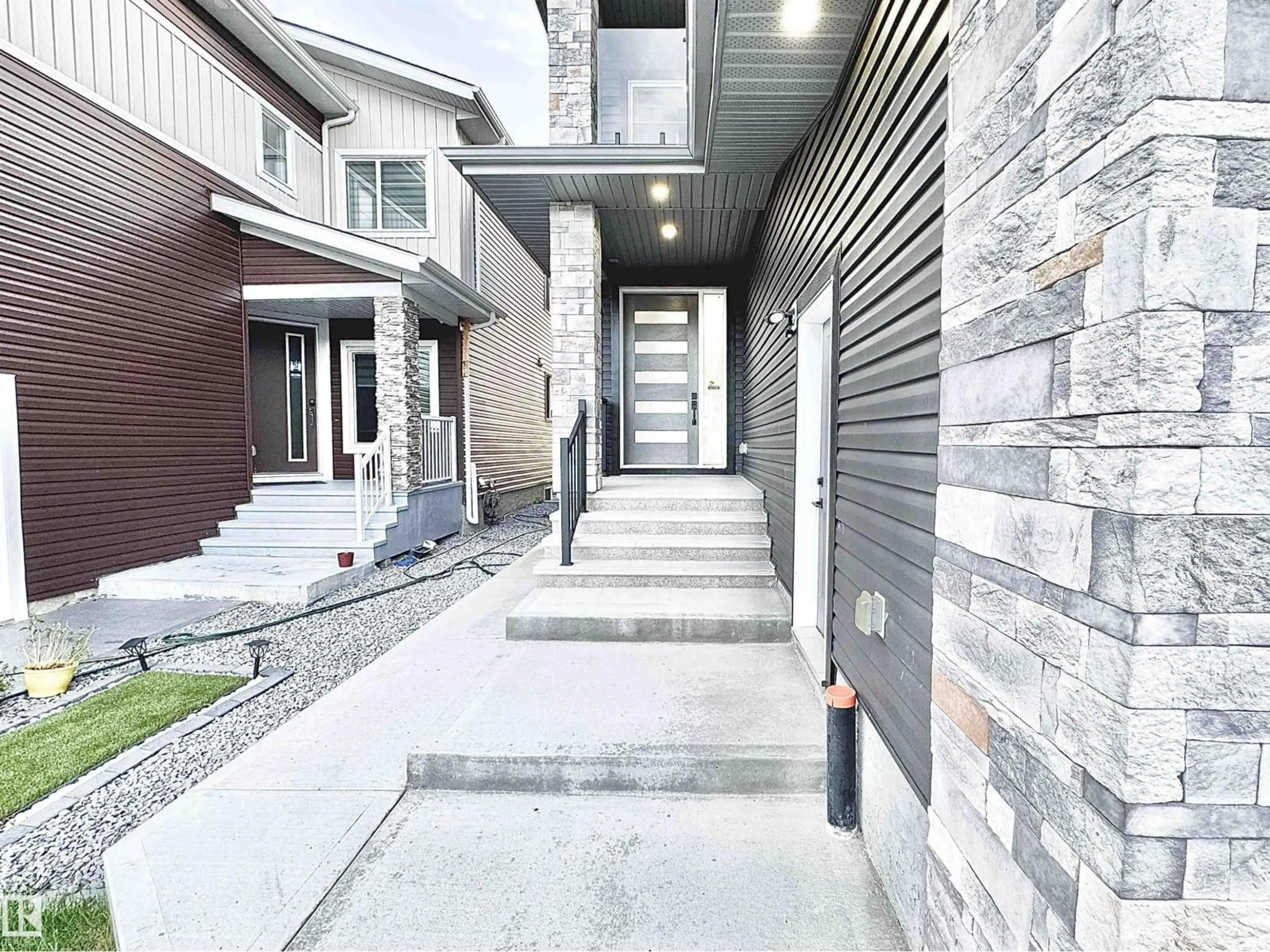 Unknown for NW - 1836 22 ST, Edmonton Alberta T6T2M5