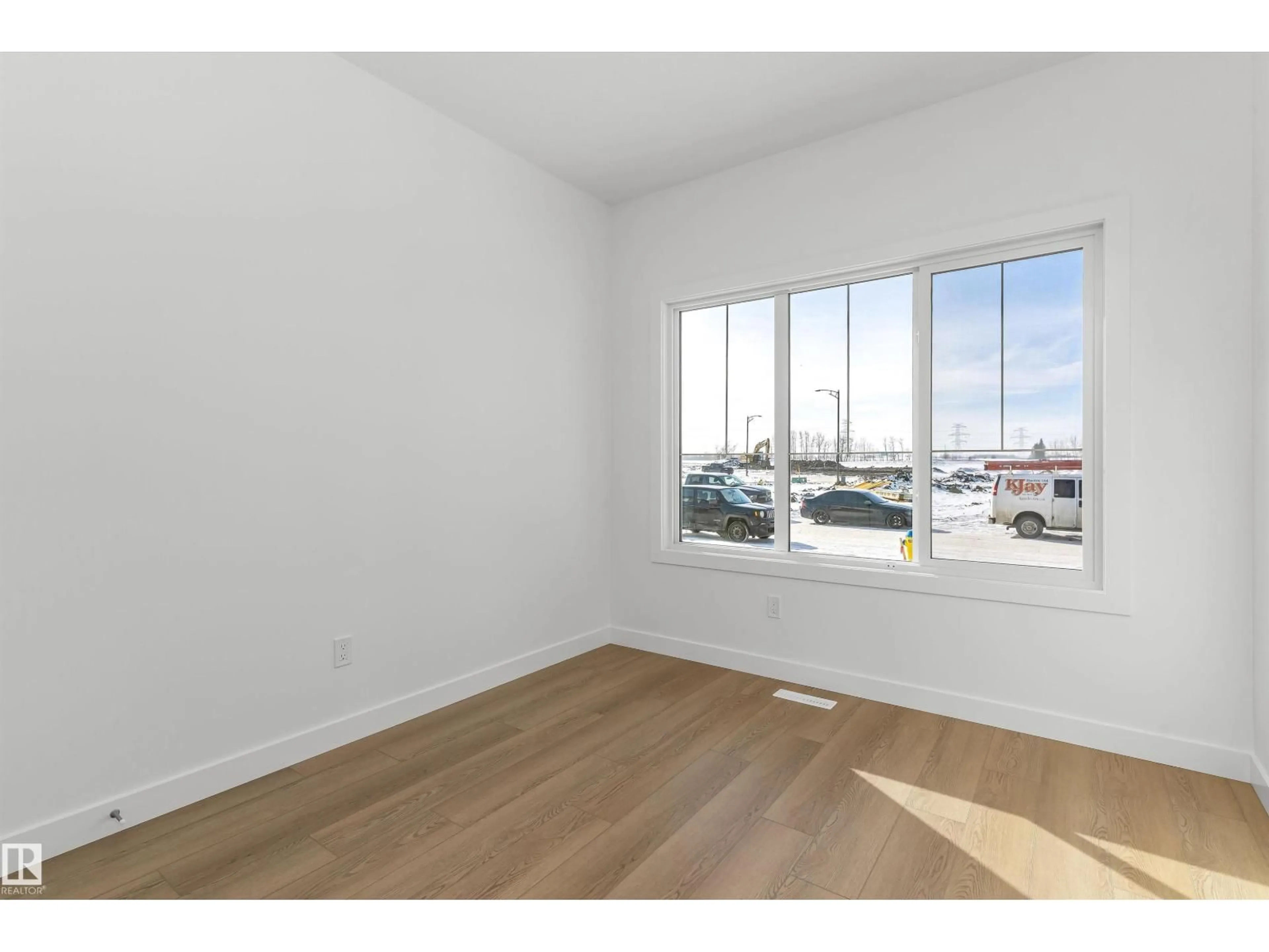 A pic of a room for 1020 14 AV, Edmonton Alberta T6T2W8