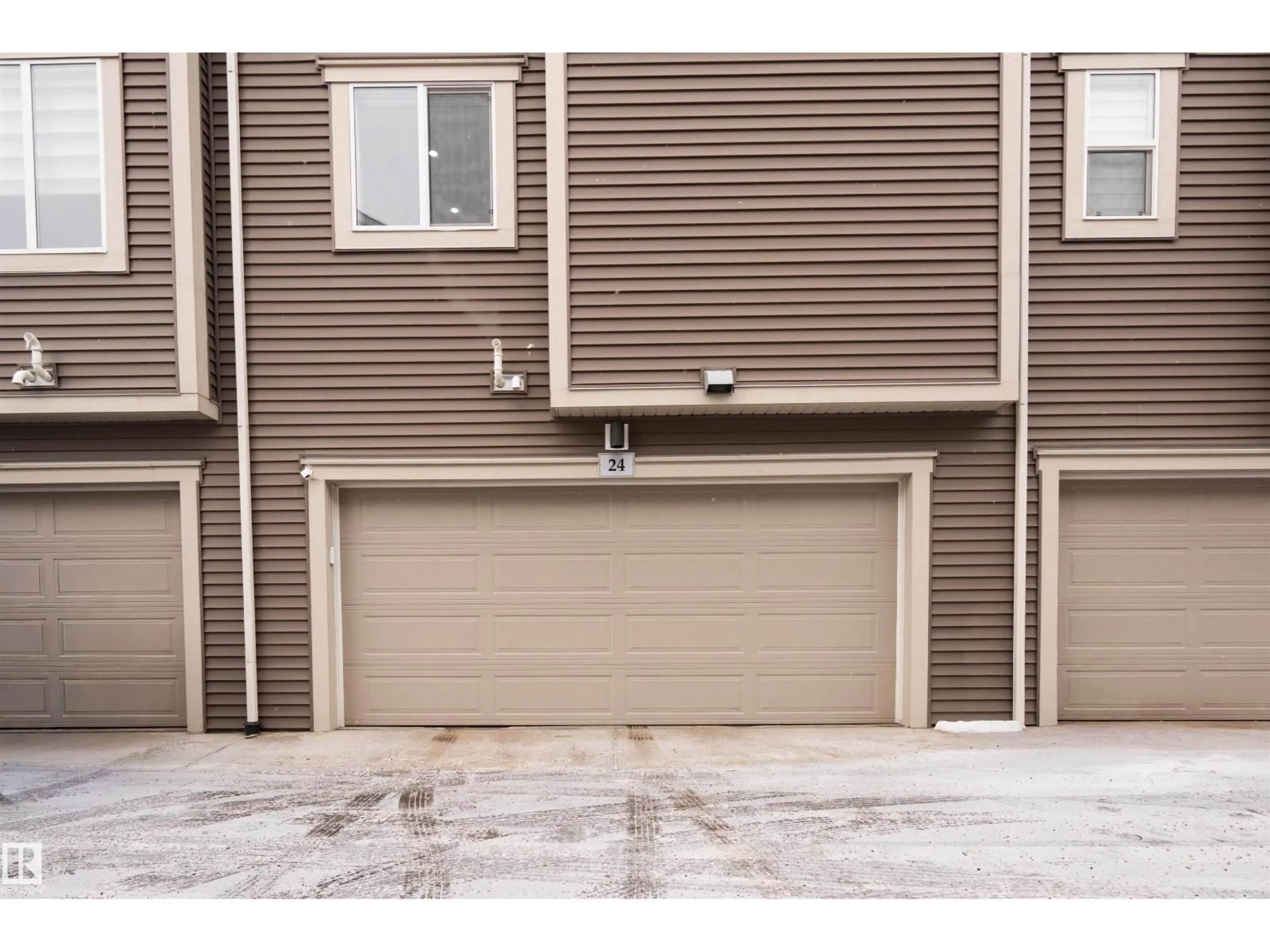 Indoor garage for 2072 - 24 WONNACOTT WY, Edmonton Alberta T6X2V7